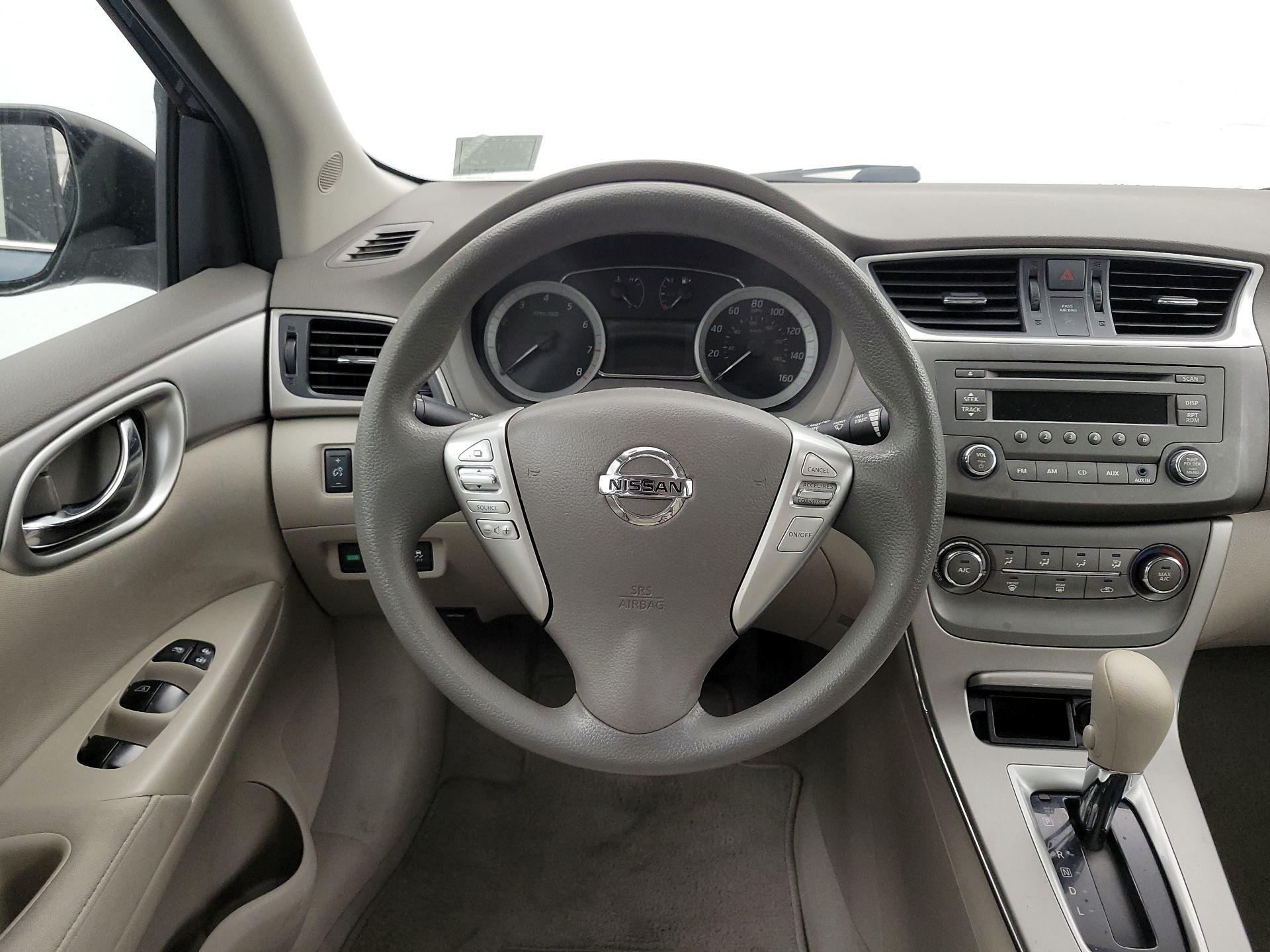 Thumbnail: 2014 Nissan Sentra - 10