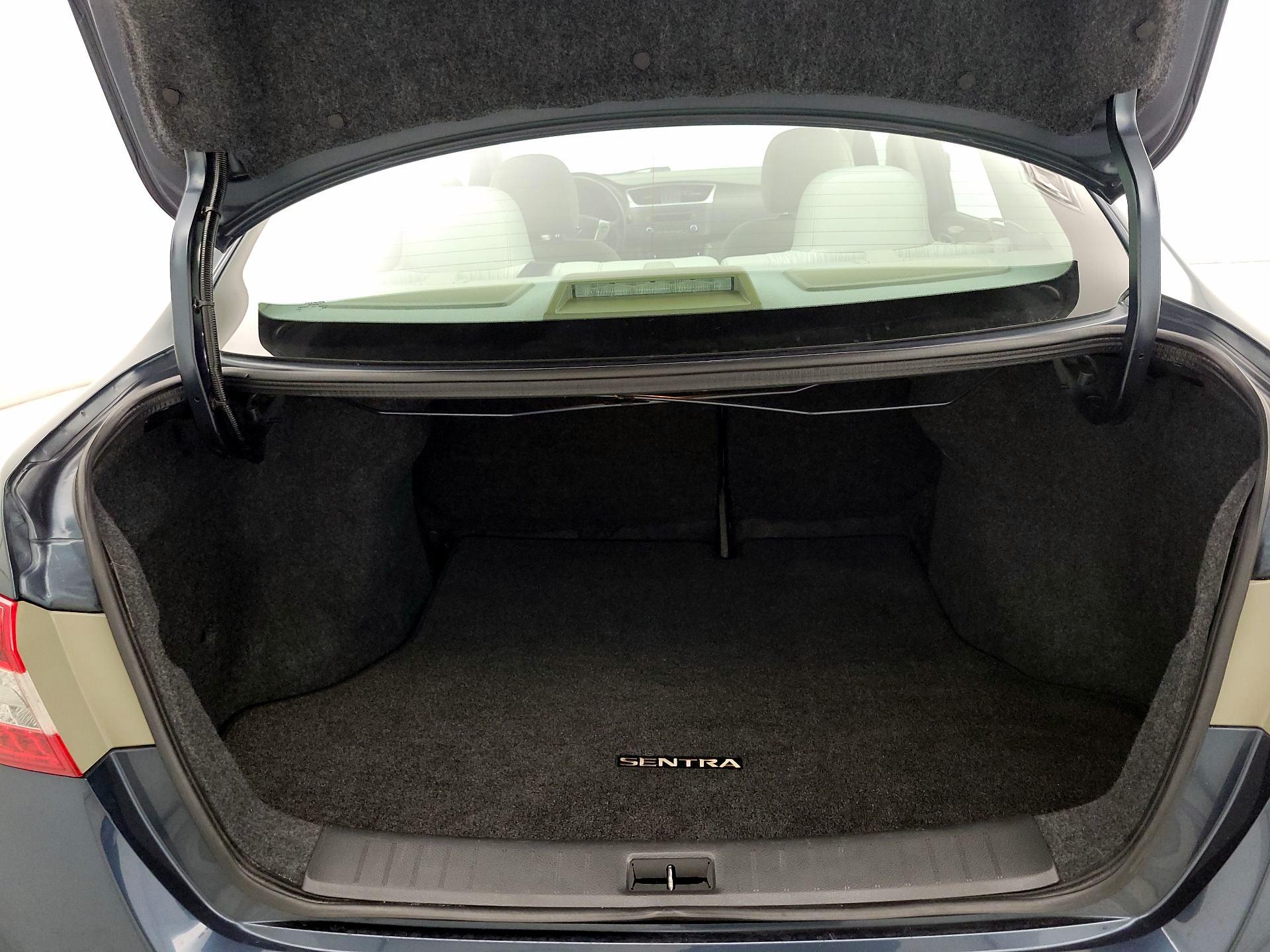 Thumbnail: 2014 Nissan Sentra - 18