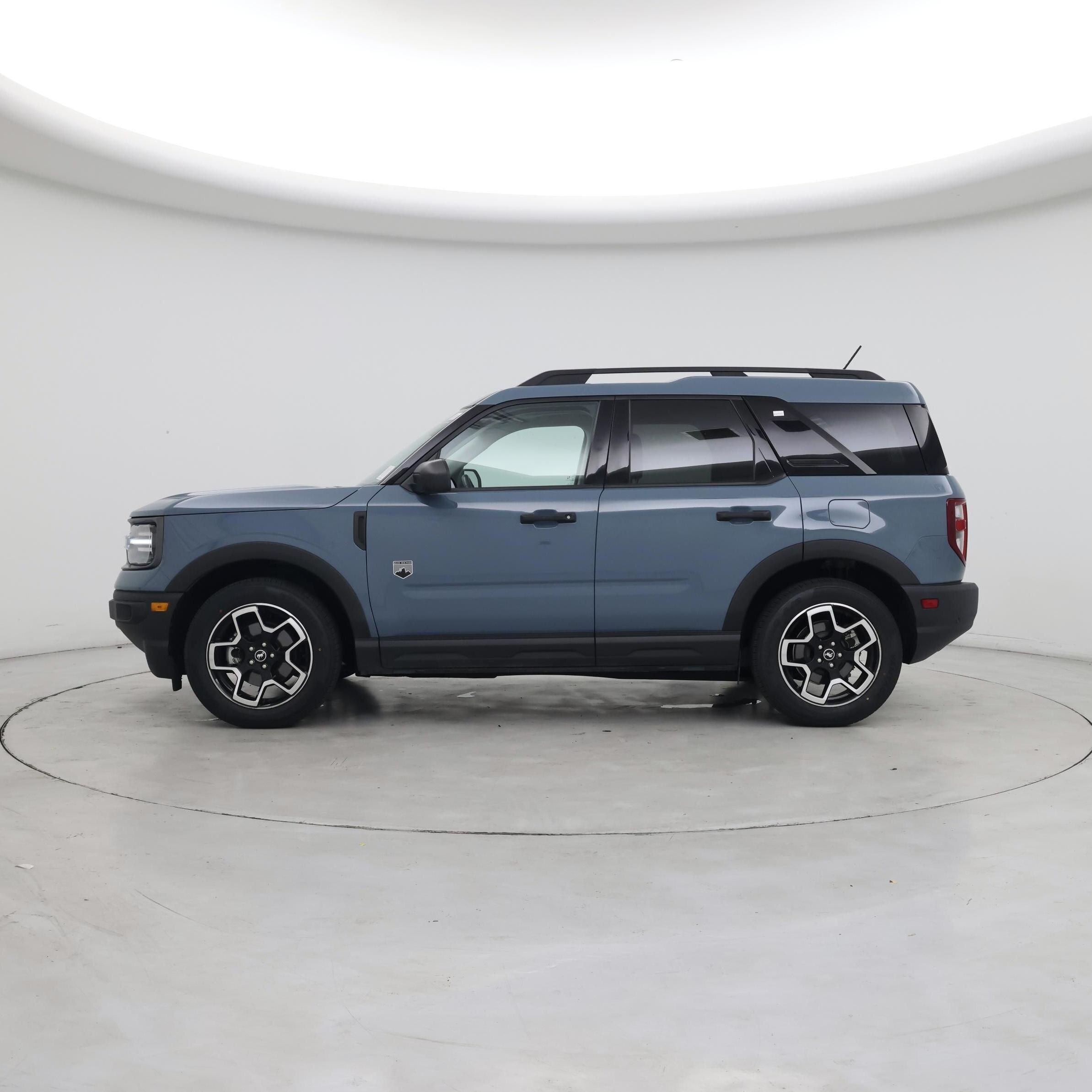 Thumbnail: 2021 Ford Bronco Sport - 3