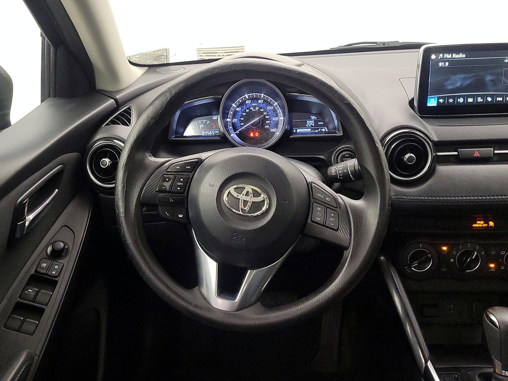 Thumbnail: 2018 Toyota Yaris iA - 10