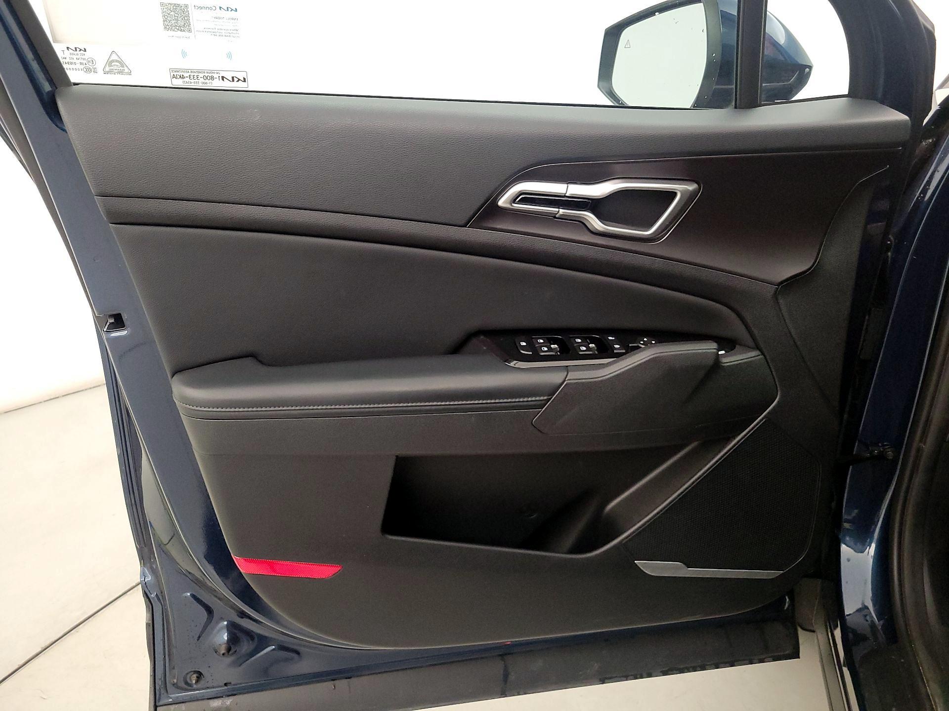 Thumbnail: 2023 Kia Sportage - 12