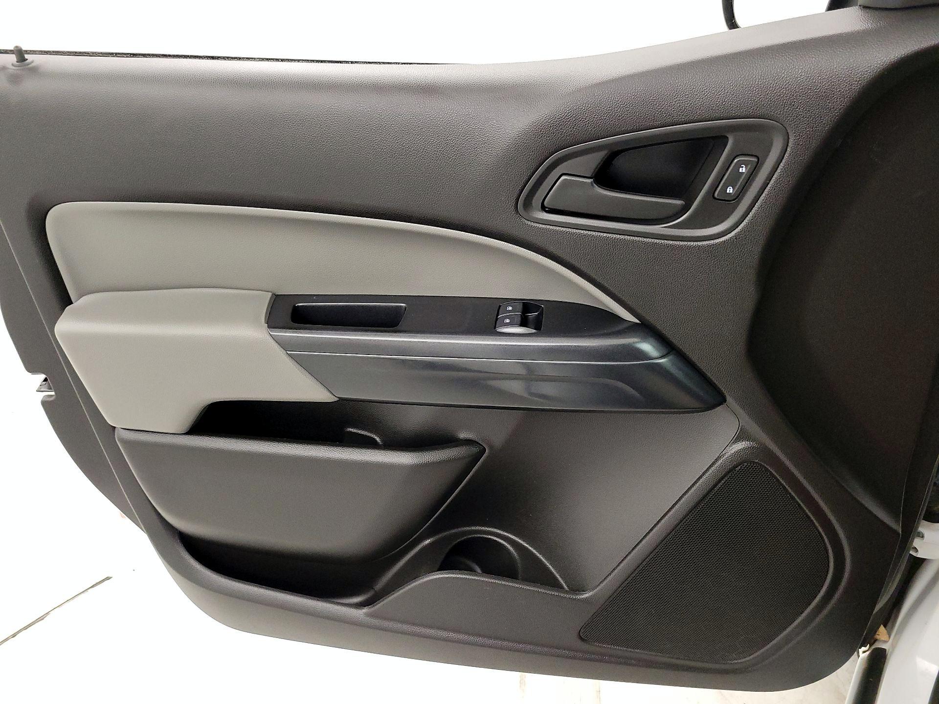 Thumbnail: 2018 Chevrolet Colorado - 12