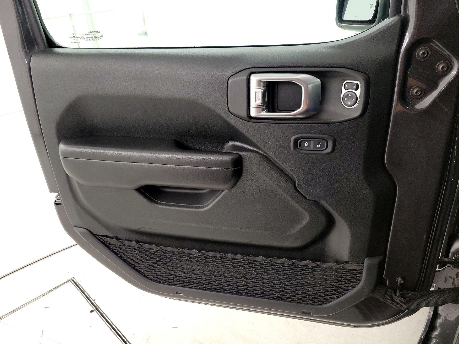 Thumbnail: 2020 Jeep Wrangler - 12