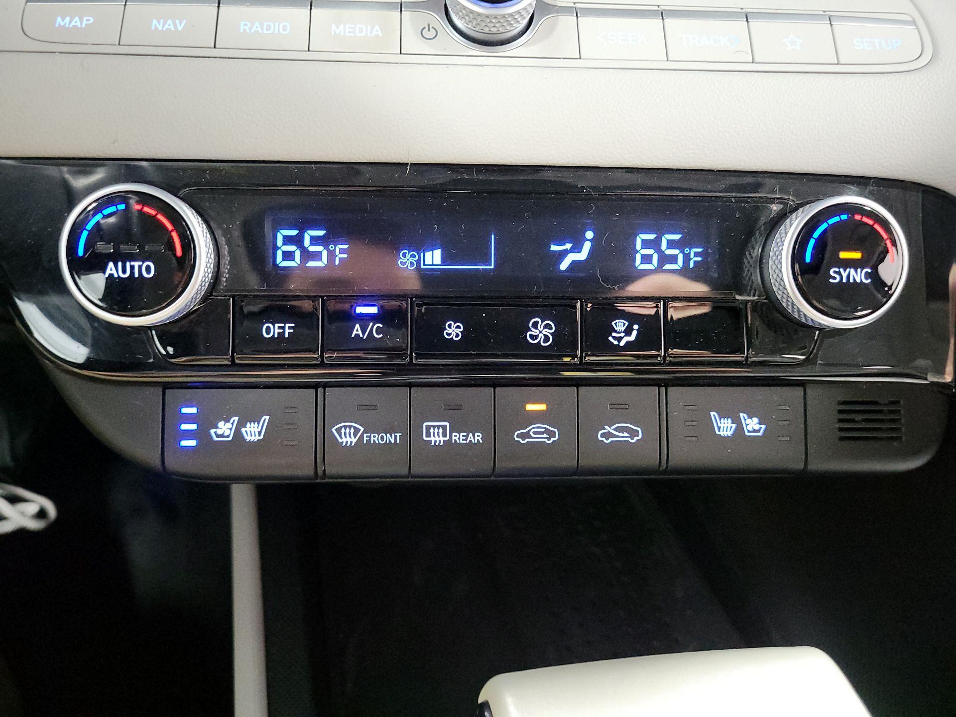 Thumbnail: 2023 Hyundai Elantra - 17