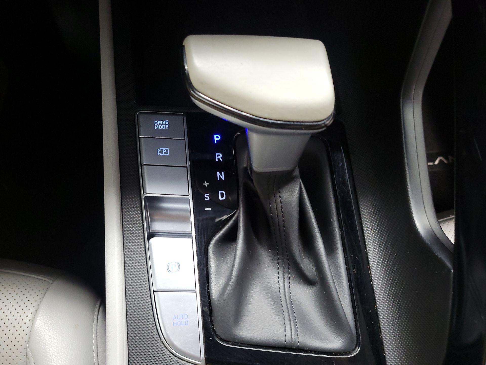 Thumbnail: 2023 Hyundai Elantra - 18