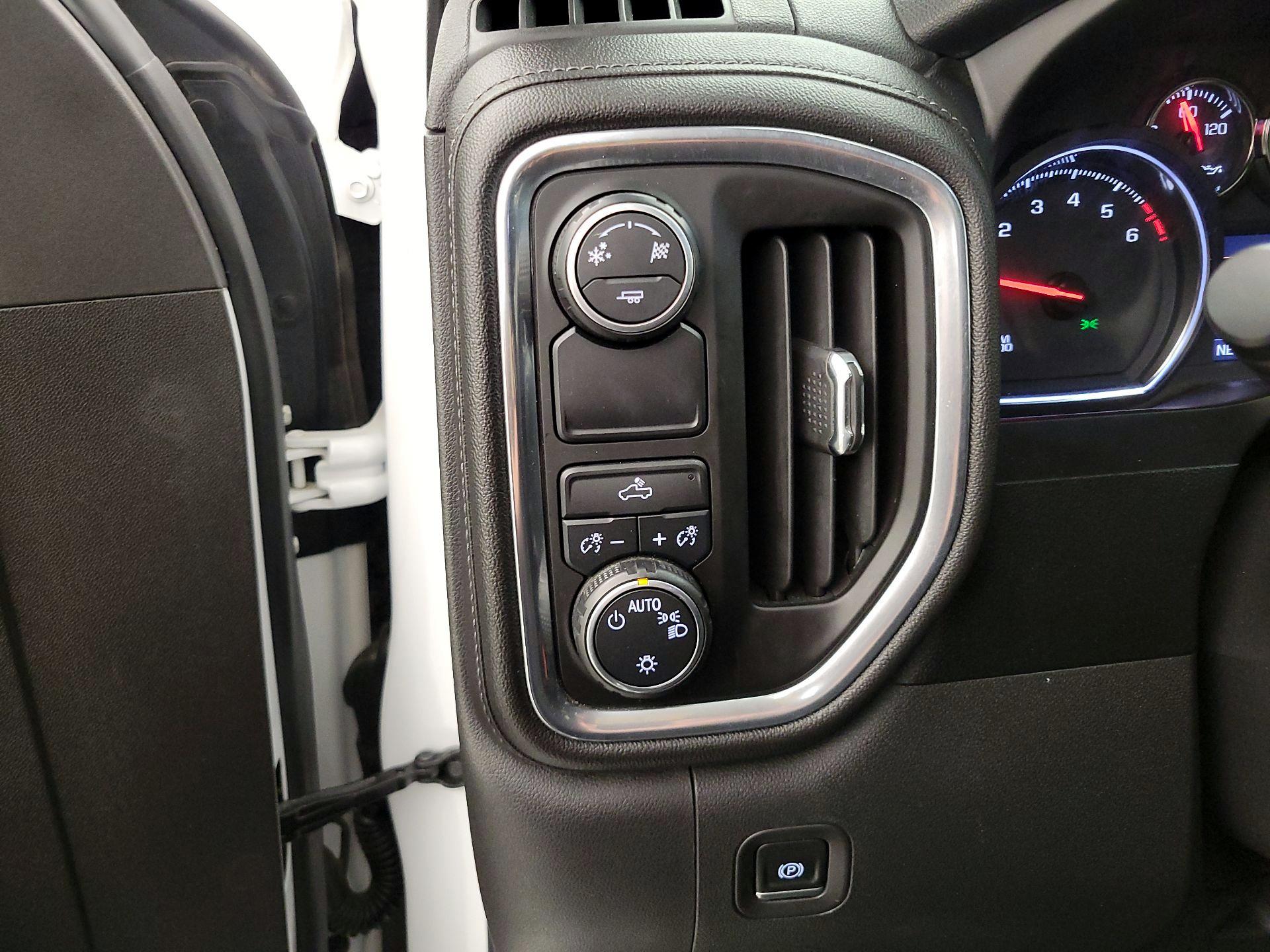 Thumbnail: 2019 Chevrolet Silverado 1500 - 13