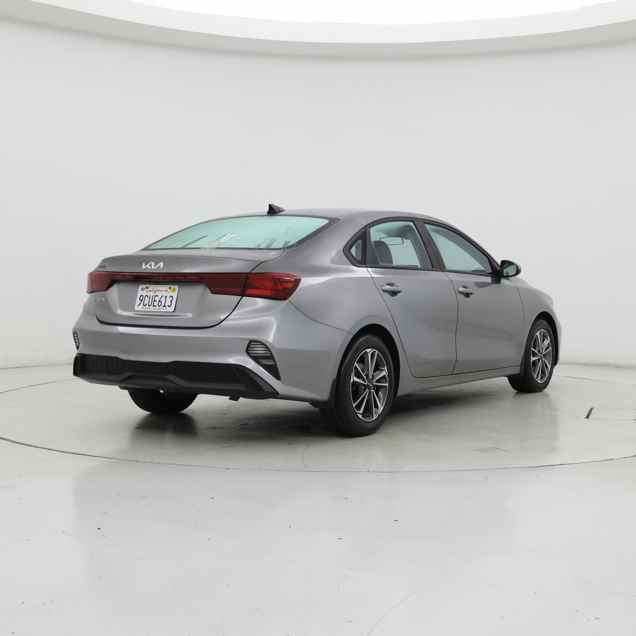Thumbnail: 2023 Kia Forte - 8