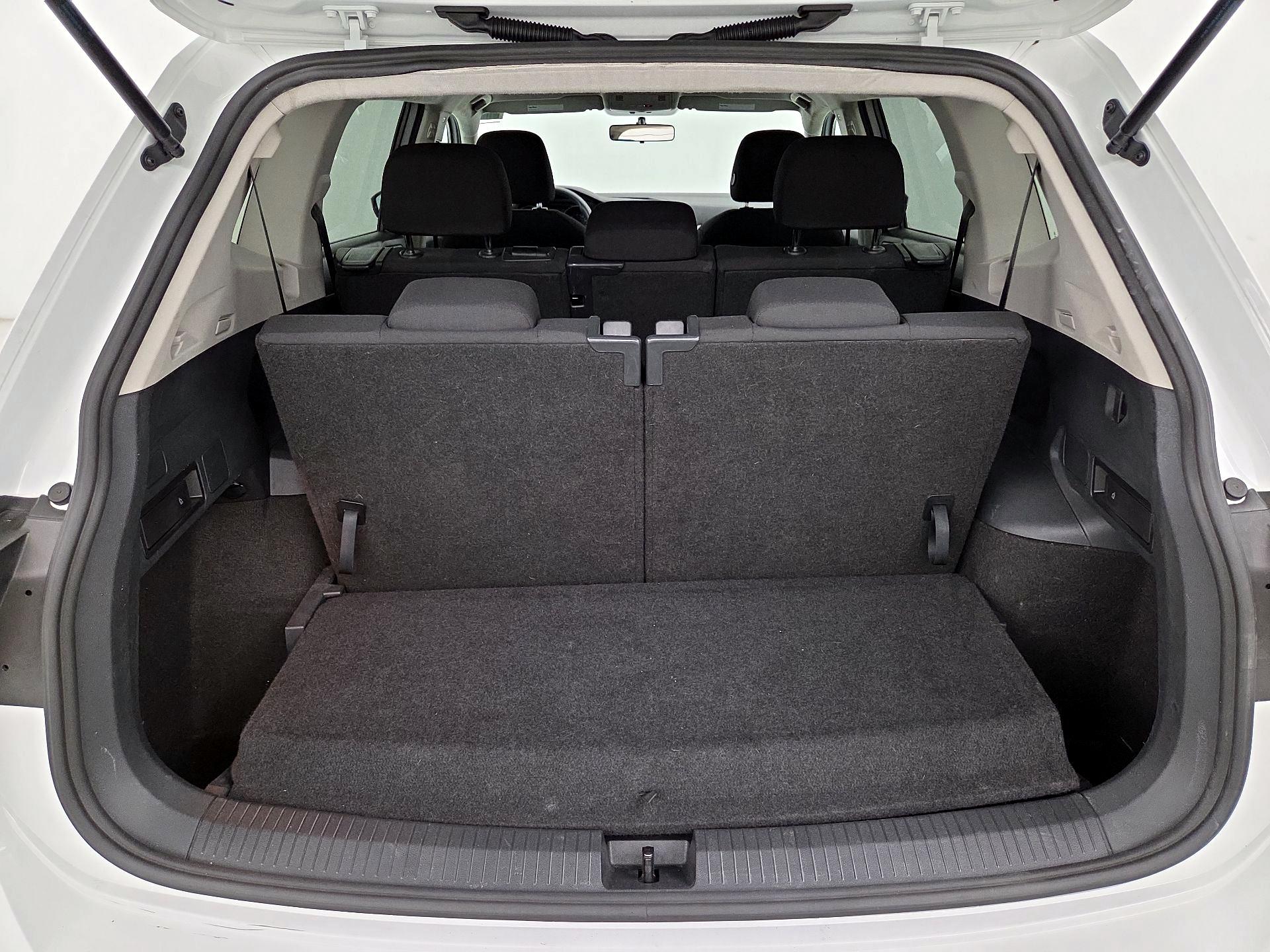 Thumbnail: 2021 Volkswagen Tiguan - 20