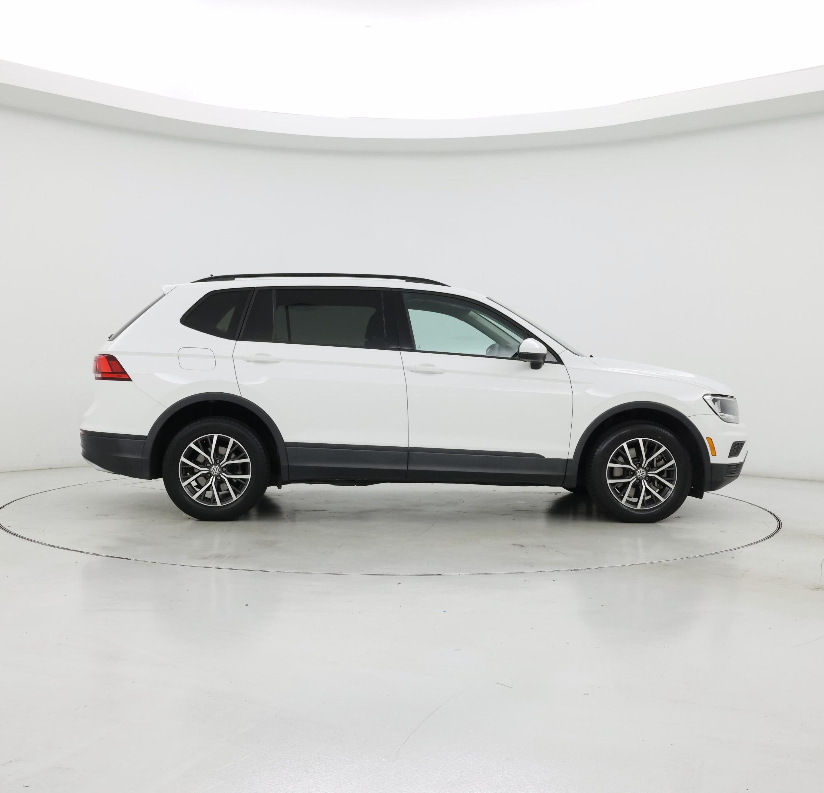 Thumbnail: 2021 Volkswagen Tiguan - 7