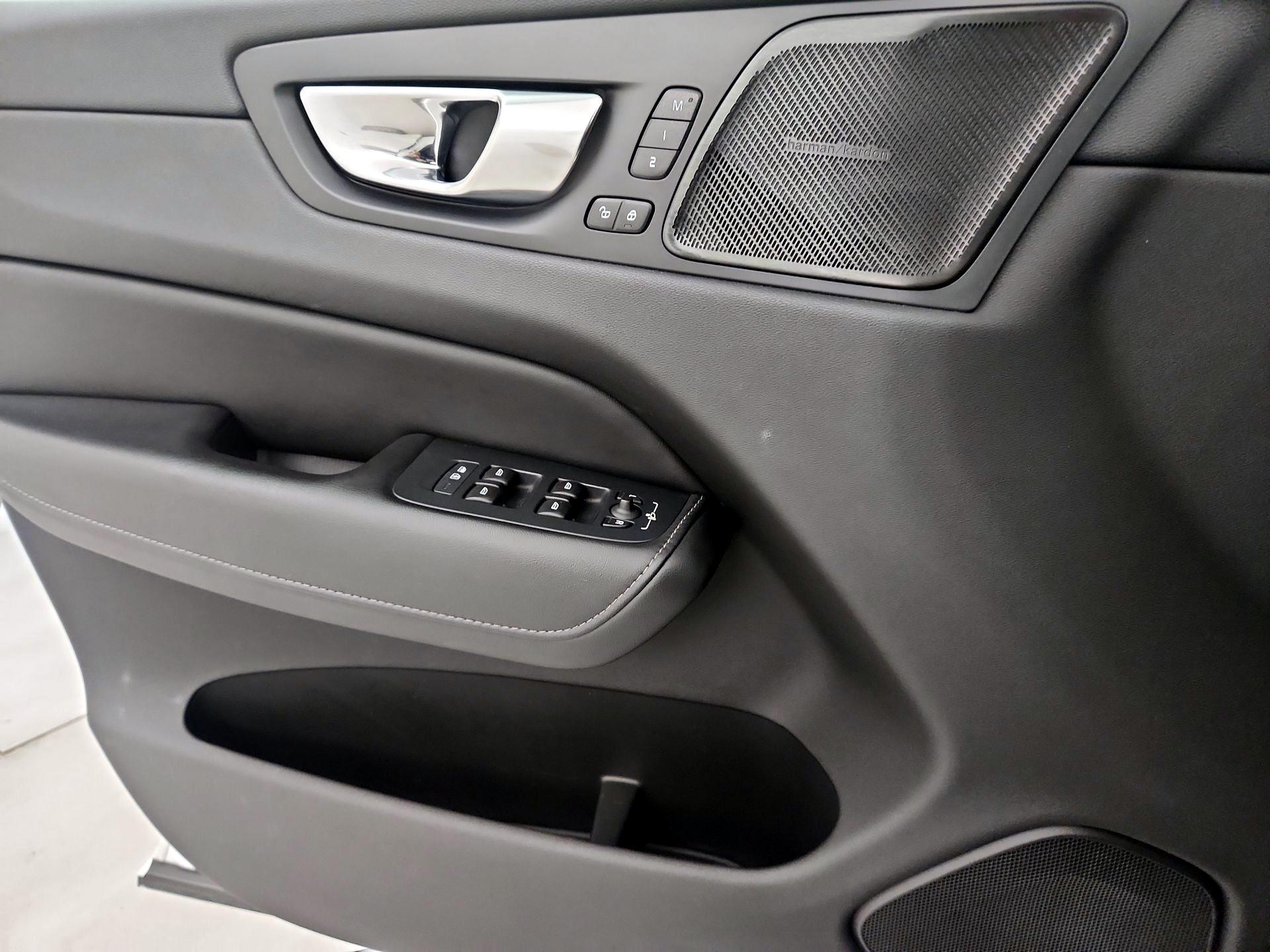 Thumbnail: 2021 Volvo XC60 - 12