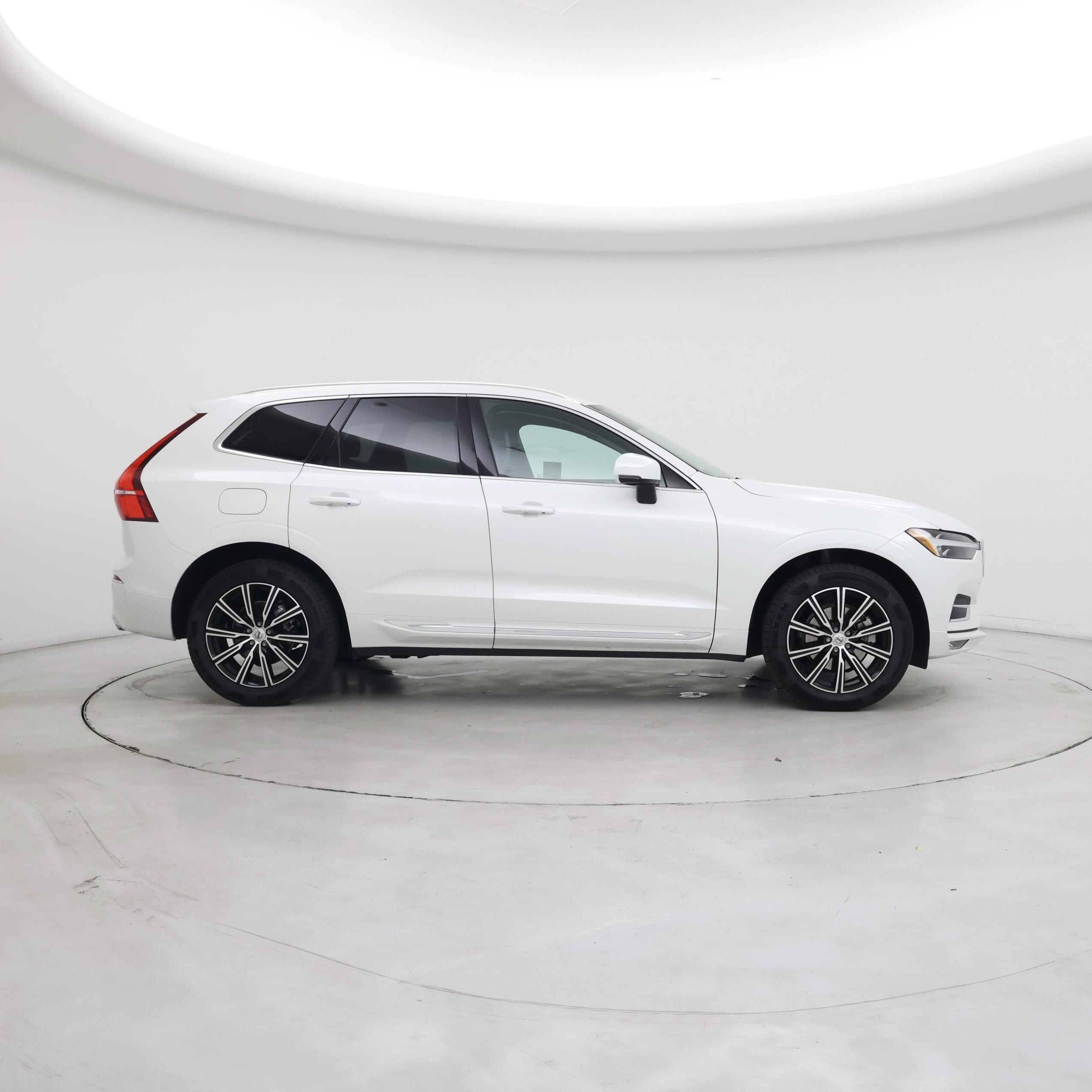 Thumbnail: 2021 Volvo XC60 - 7
