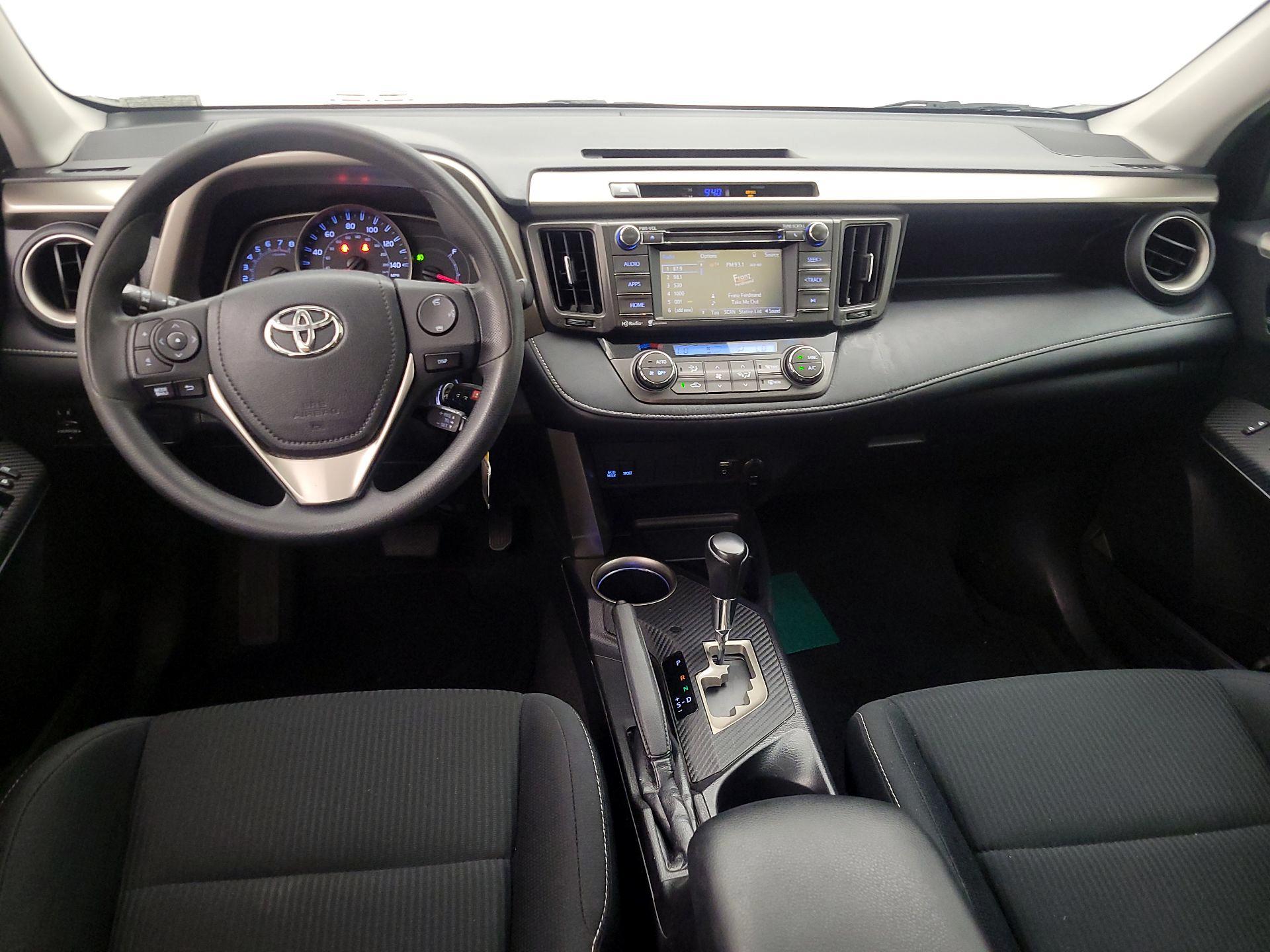 Thumbnail: 2015 Toyota RAV4 - 9