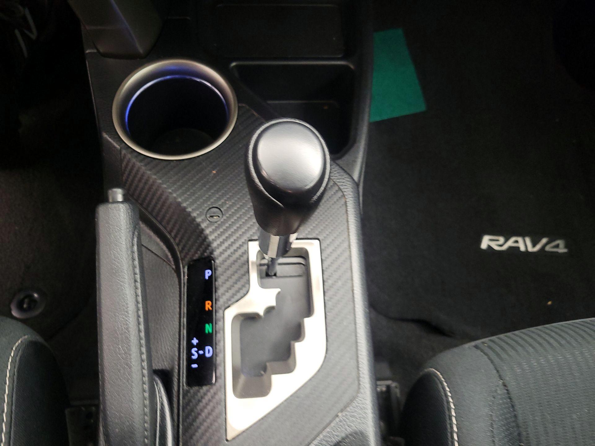 Thumbnail: 2015 Toyota RAV4 - 17