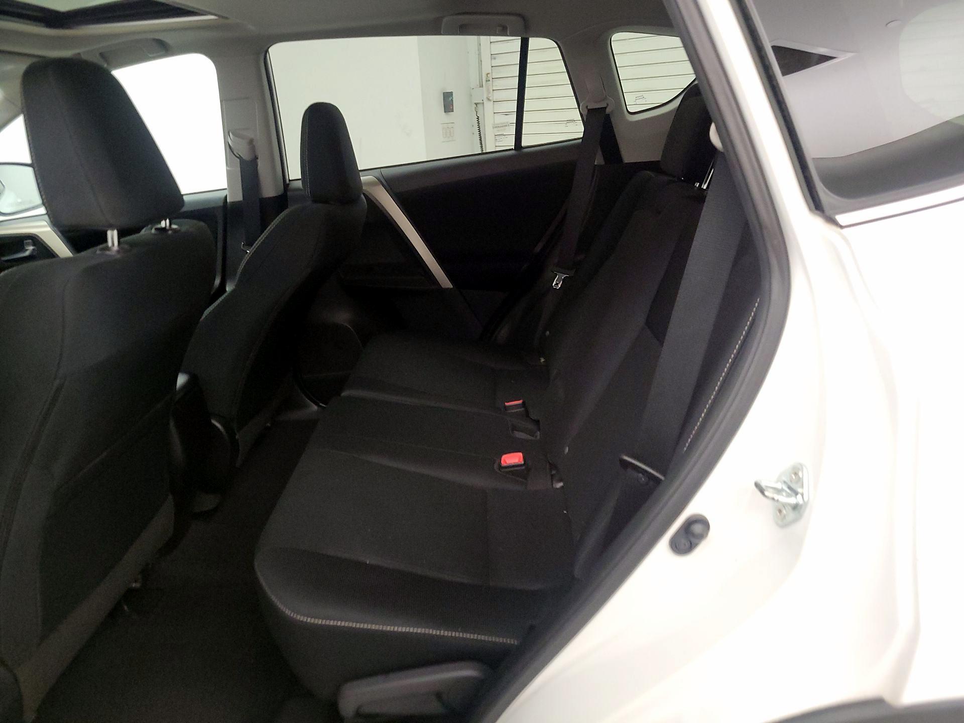Thumbnail: 2015 Toyota RAV4 - 20