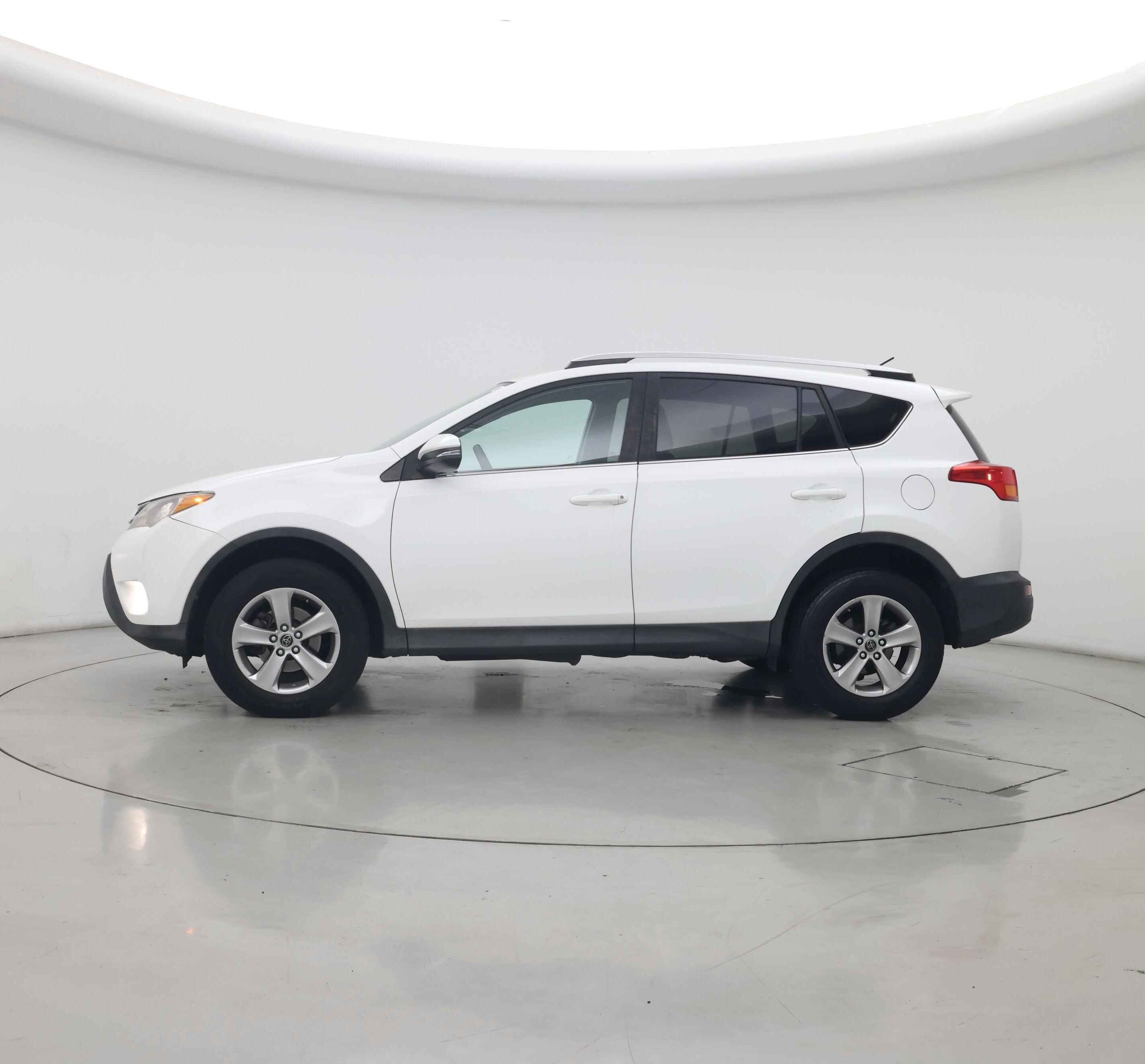 Thumbnail: 2015 Toyota RAV4 - 3
