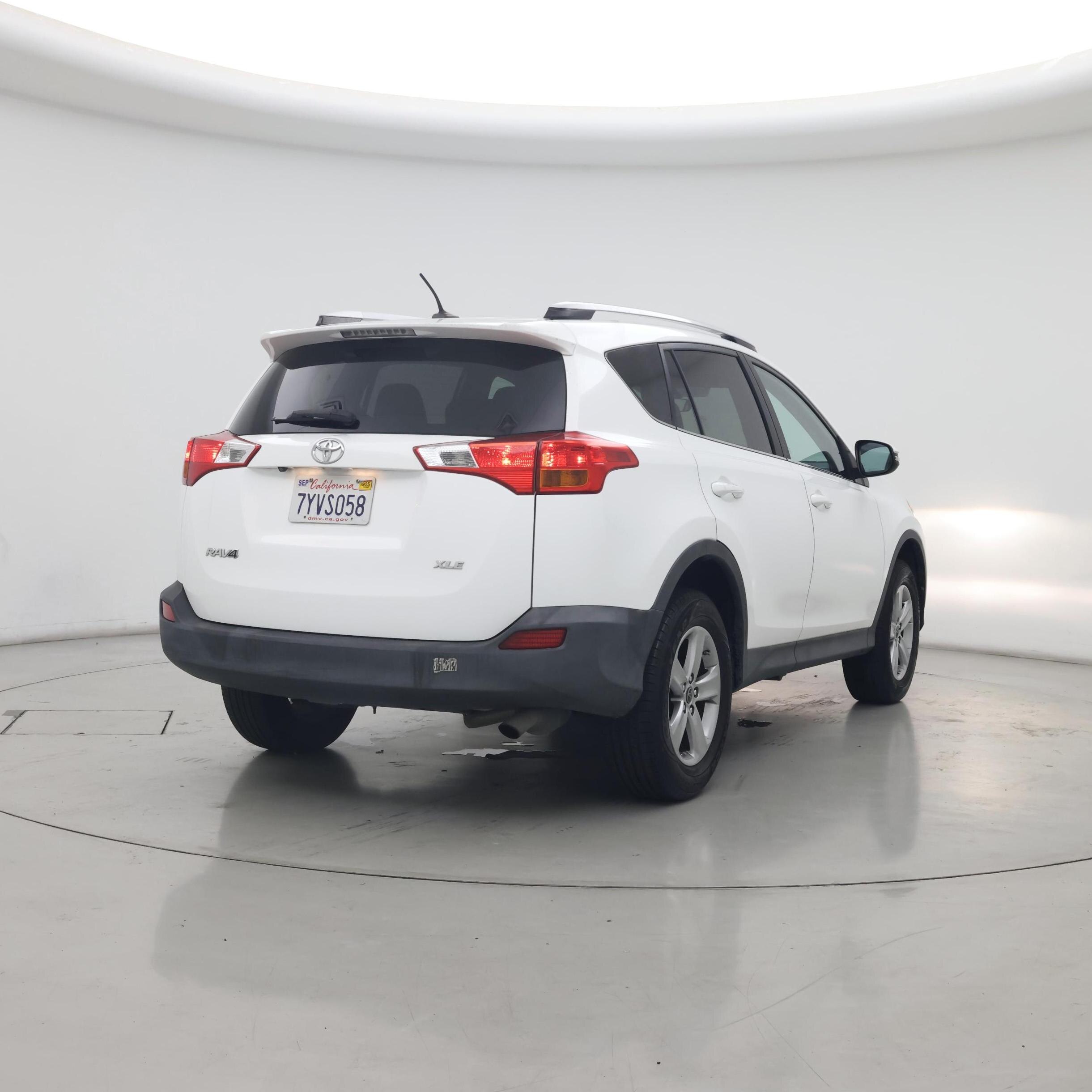 Thumbnail: 2015 Toyota RAV4 - 8