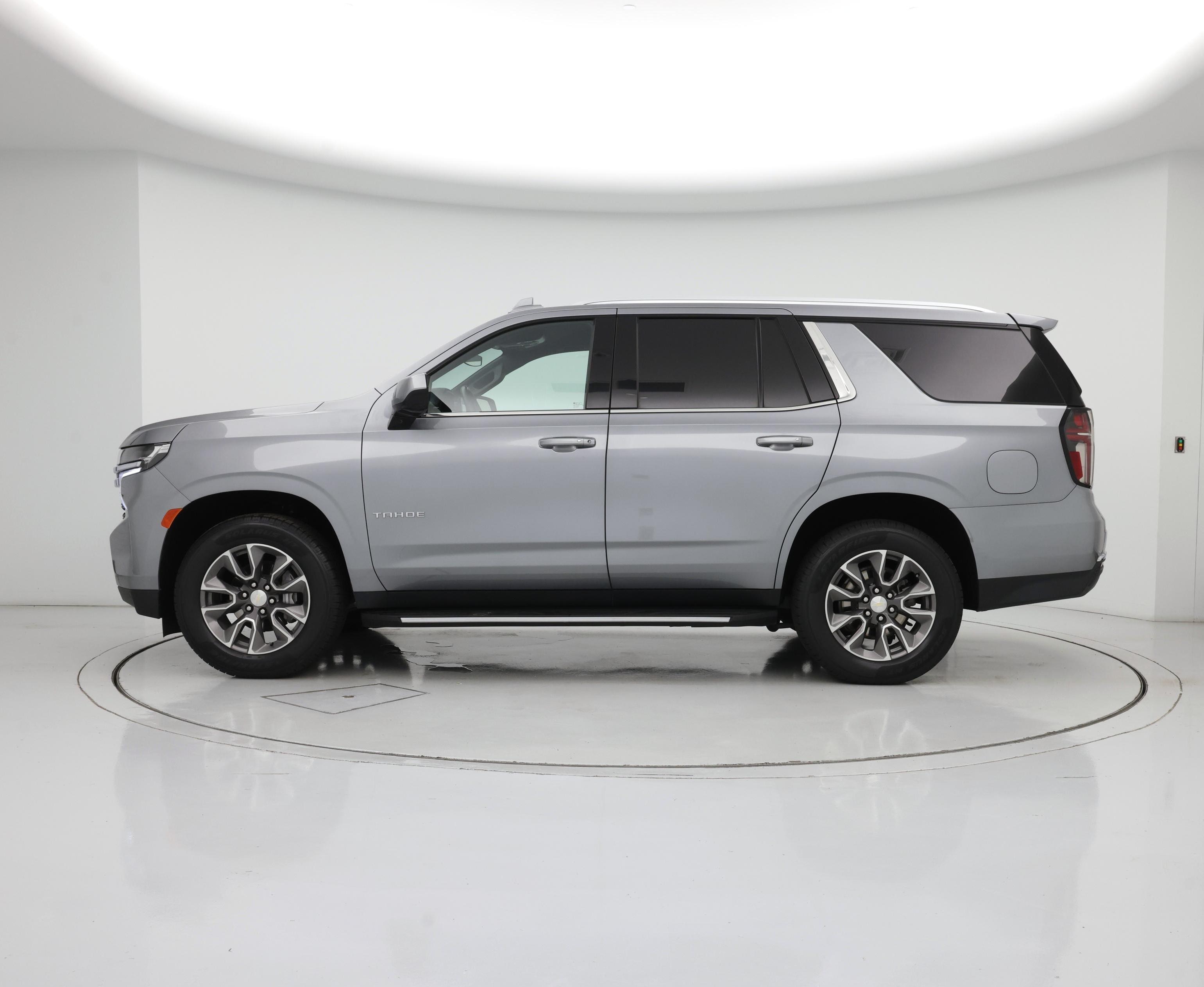Thumbnail: 2023 Chevrolet Tahoe - 3