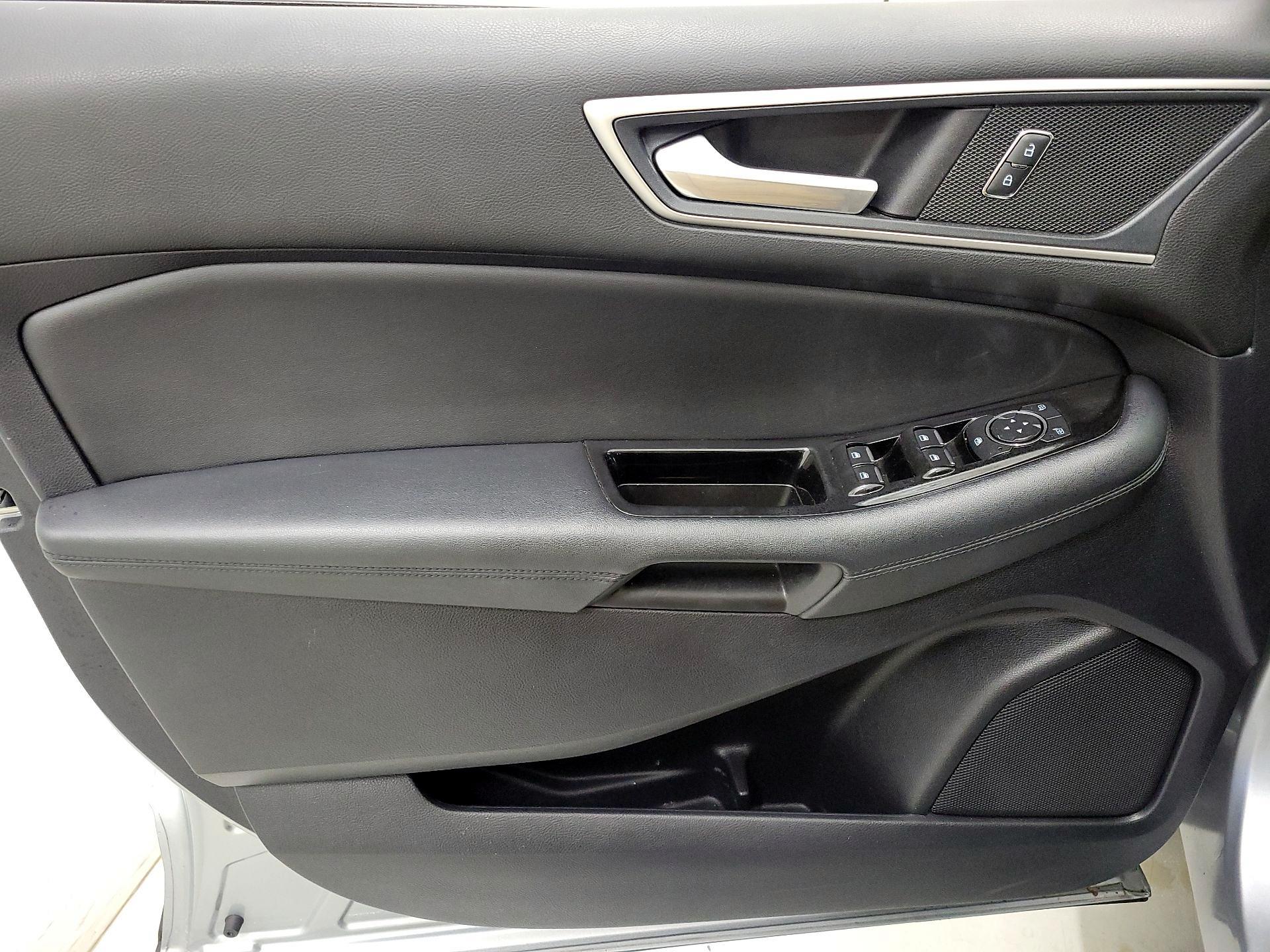 Thumbnail: 2020 Ford Edge - 12