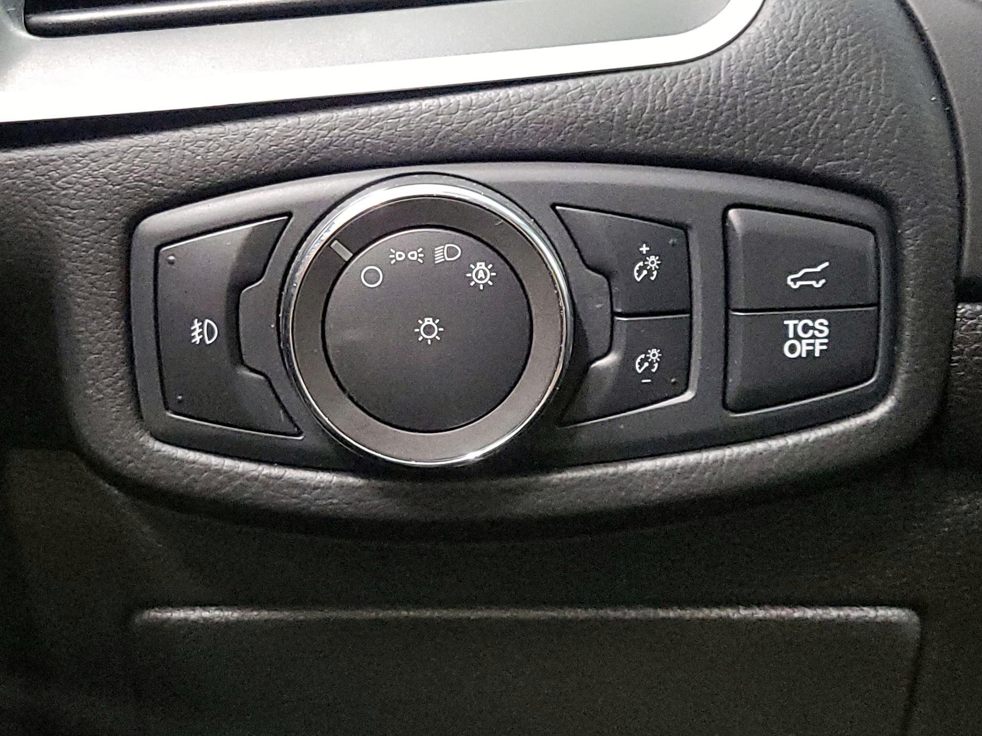 Thumbnail: 2020 Ford Edge - 13