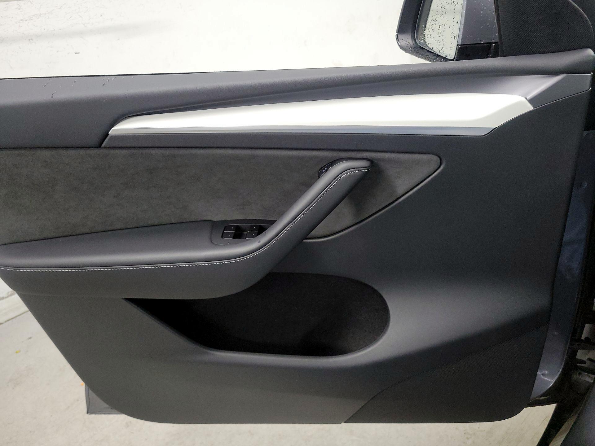 Thumbnail: 2025 Tesla Model Y - 12