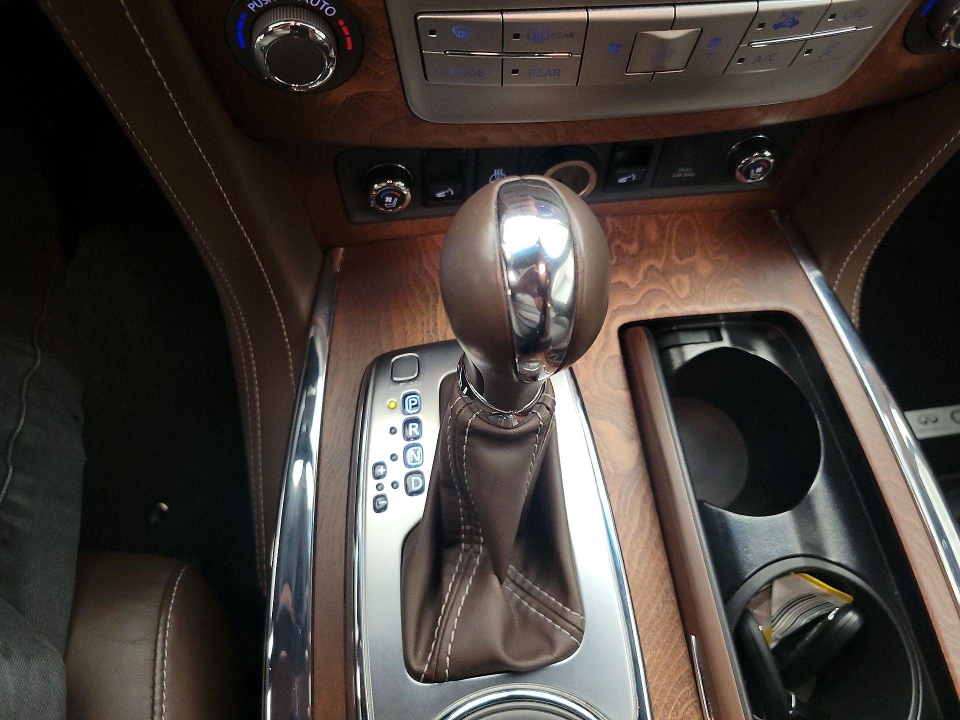 Thumbnail: 2015 INFINITI QX80 - 17