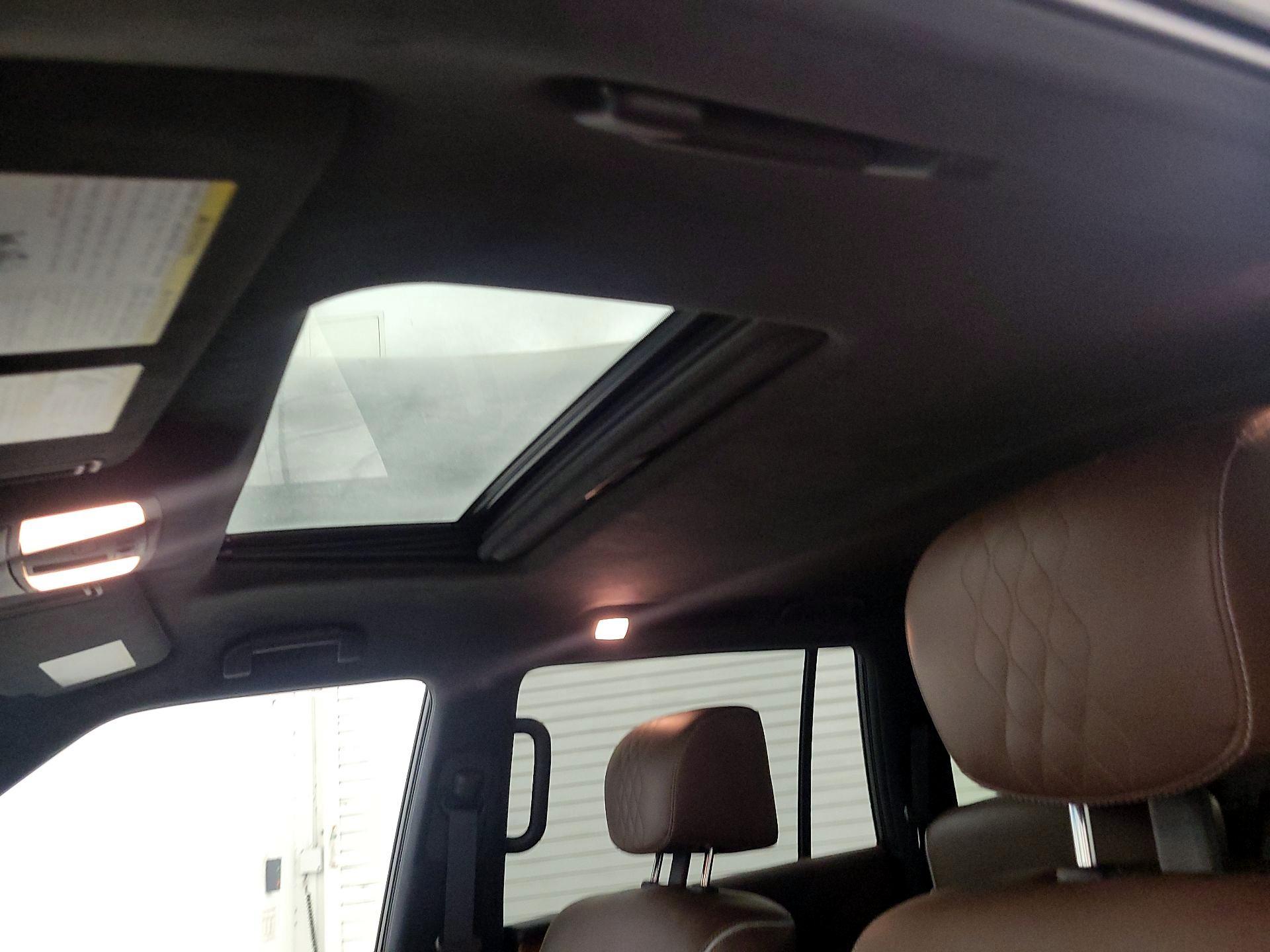 Thumbnail: 2015 INFINITI QX80 - 18
