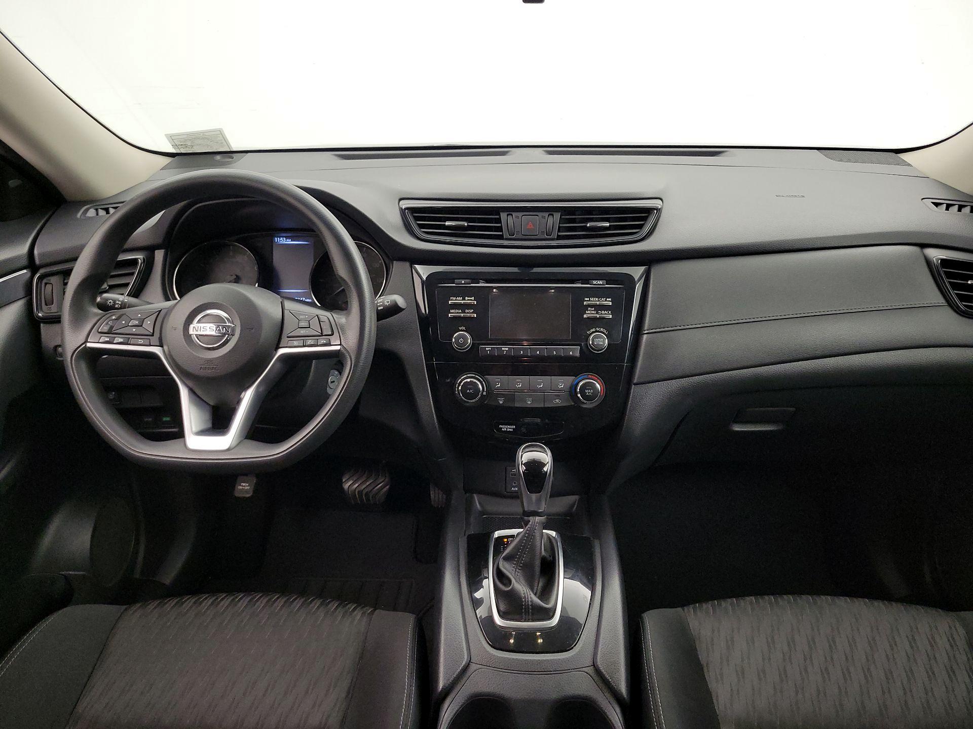 Thumbnail: 2017 Nissan Rogue - 9