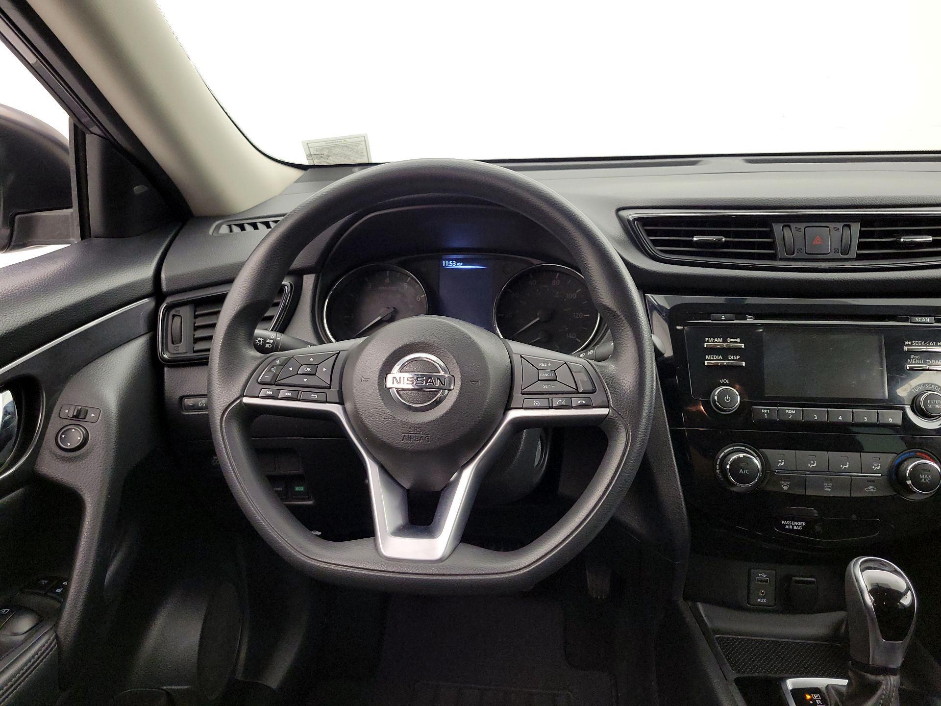 Thumbnail: 2017 Nissan Rogue - 10