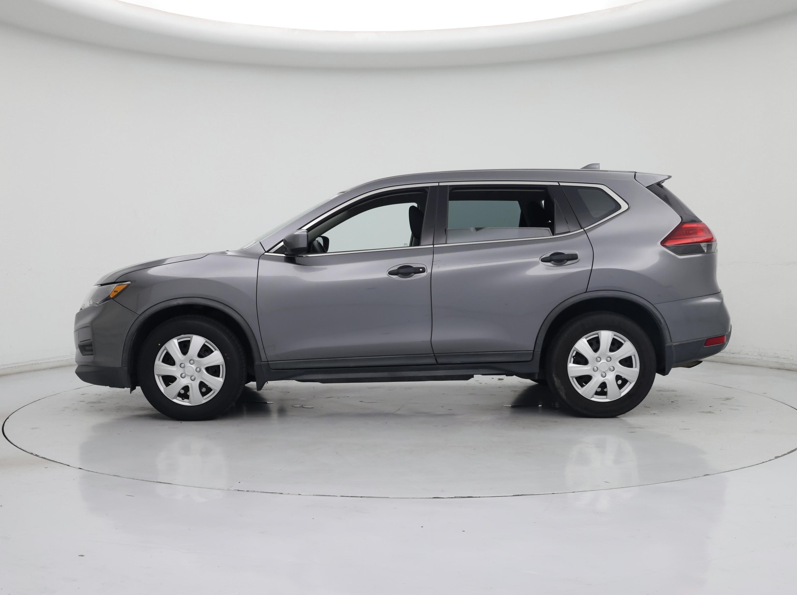 Thumbnail: 2017 Nissan Rogue - 3