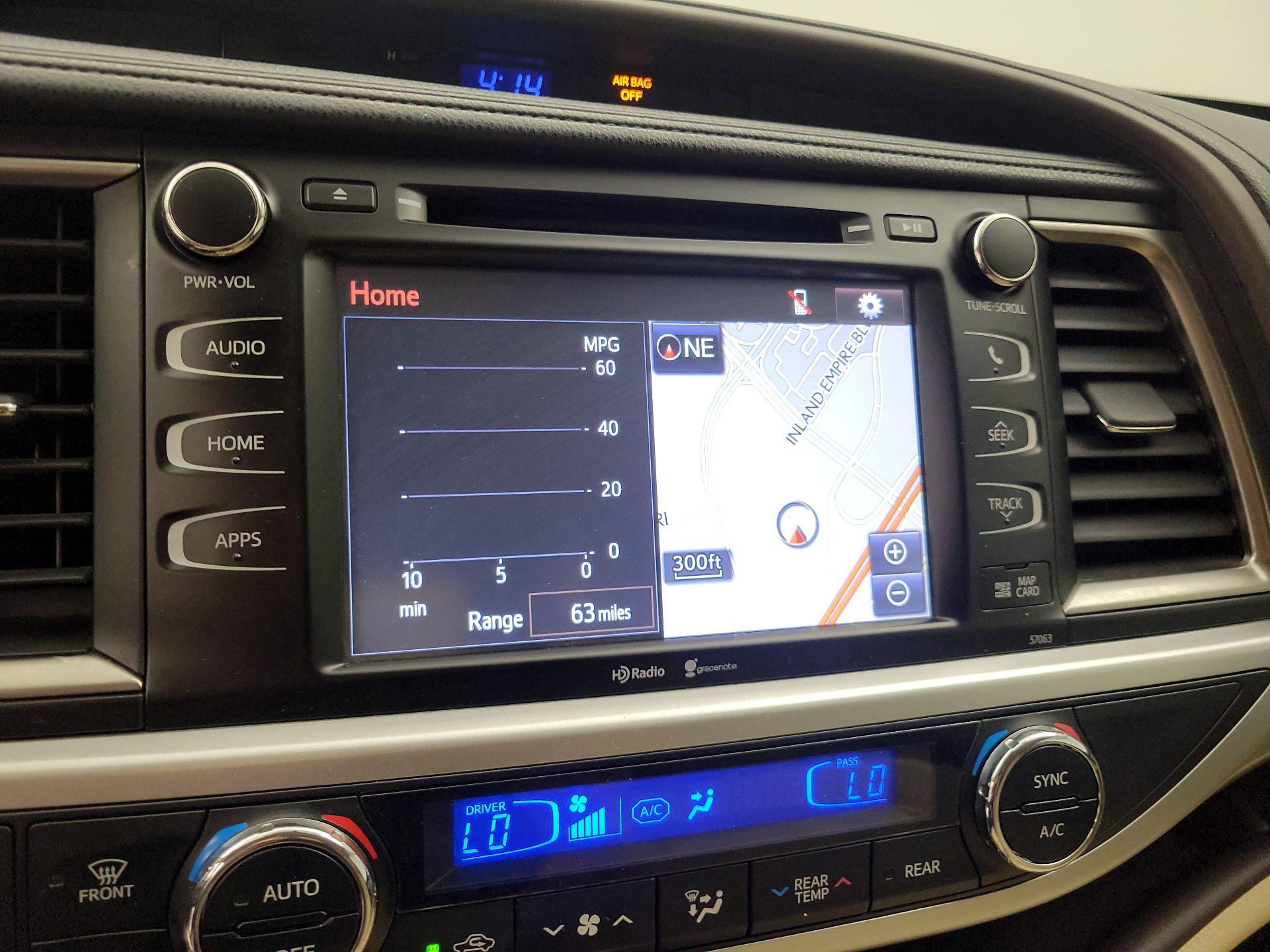 Thumbnail: 2015 Toyota Highlander - 15