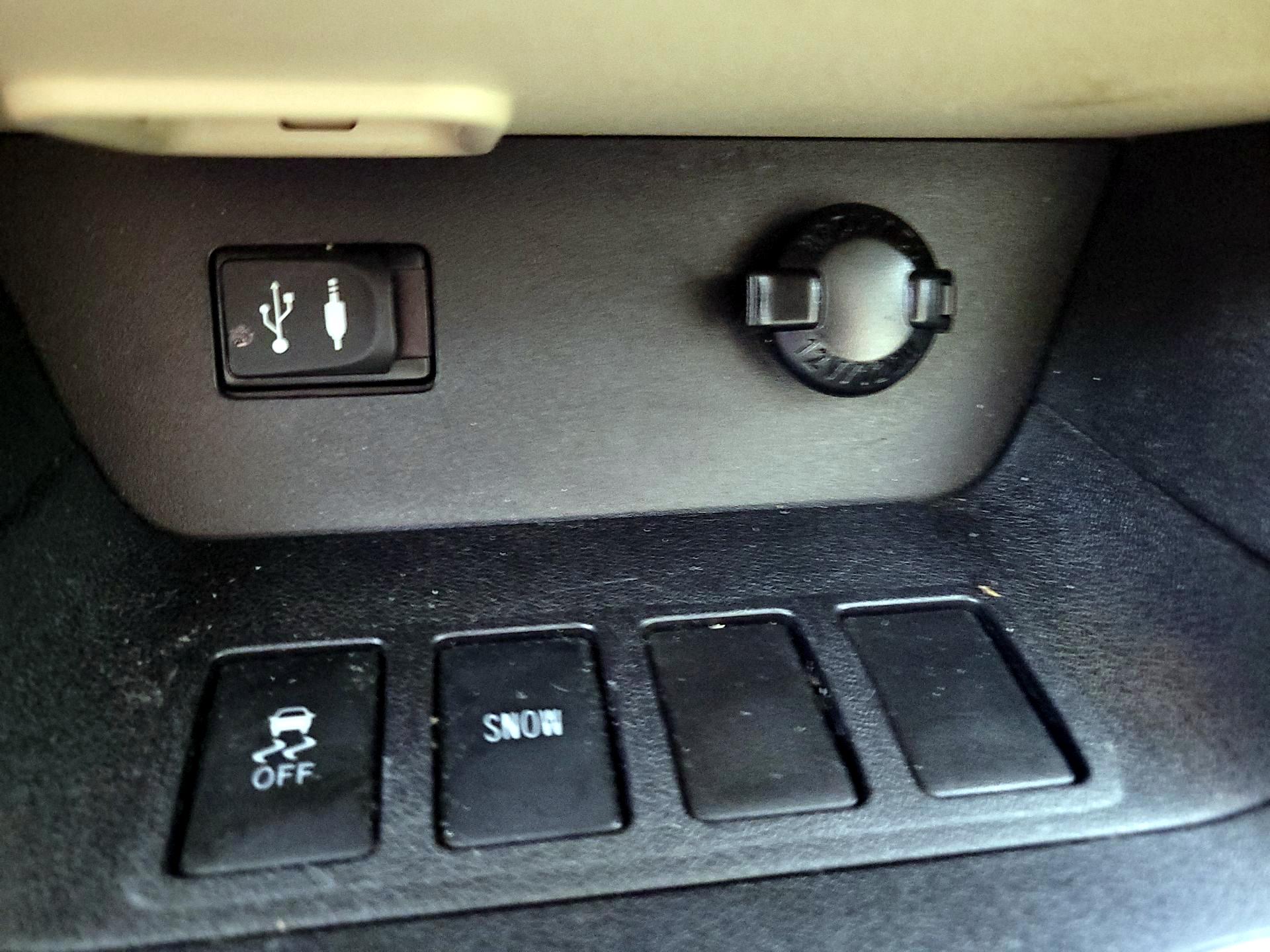 Thumbnail: 2015 Toyota Highlander - 18