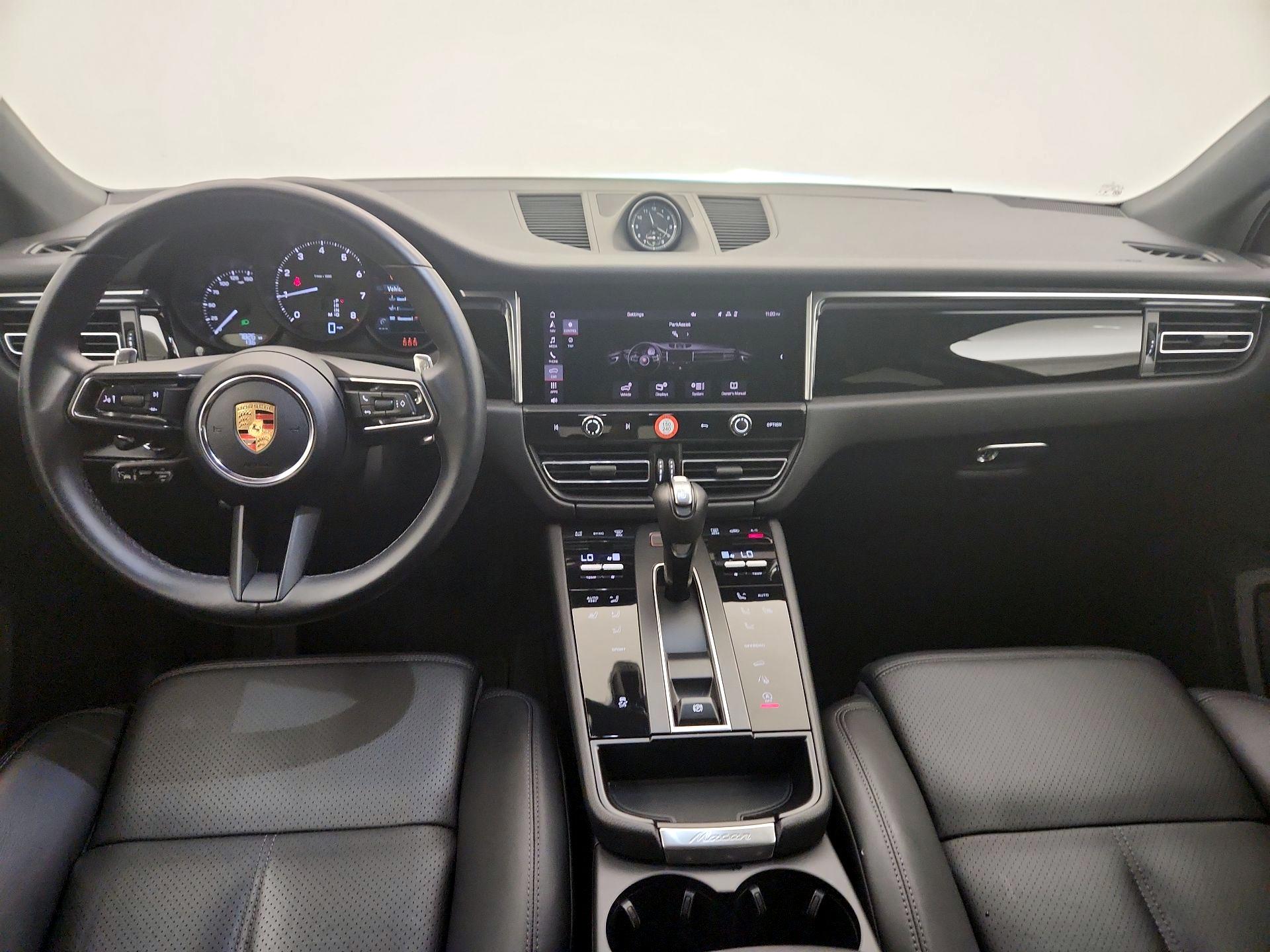 Thumbnail: 2024 Porsche Macan - 9