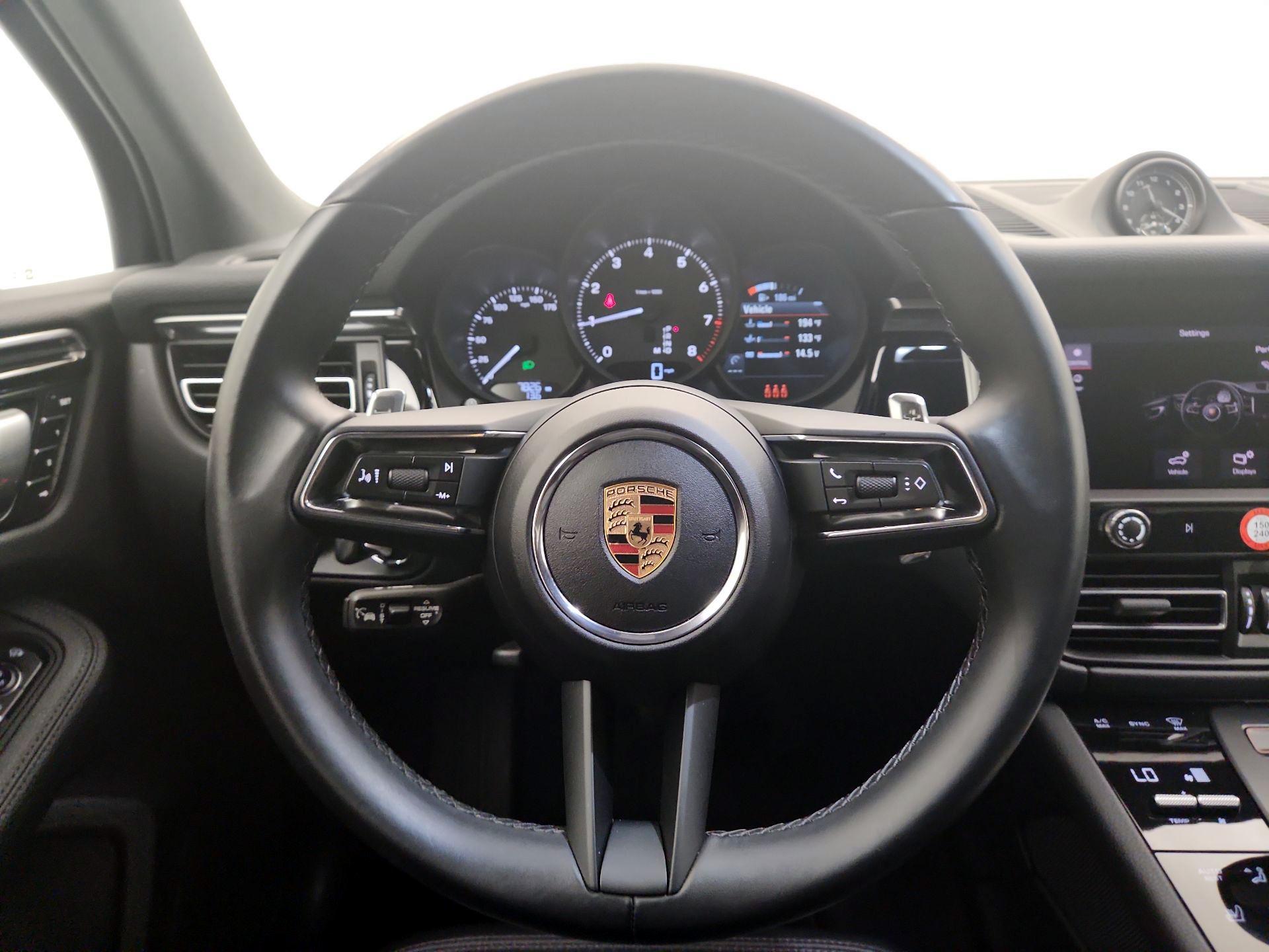 Thumbnail: 2024 Porsche Macan - 10