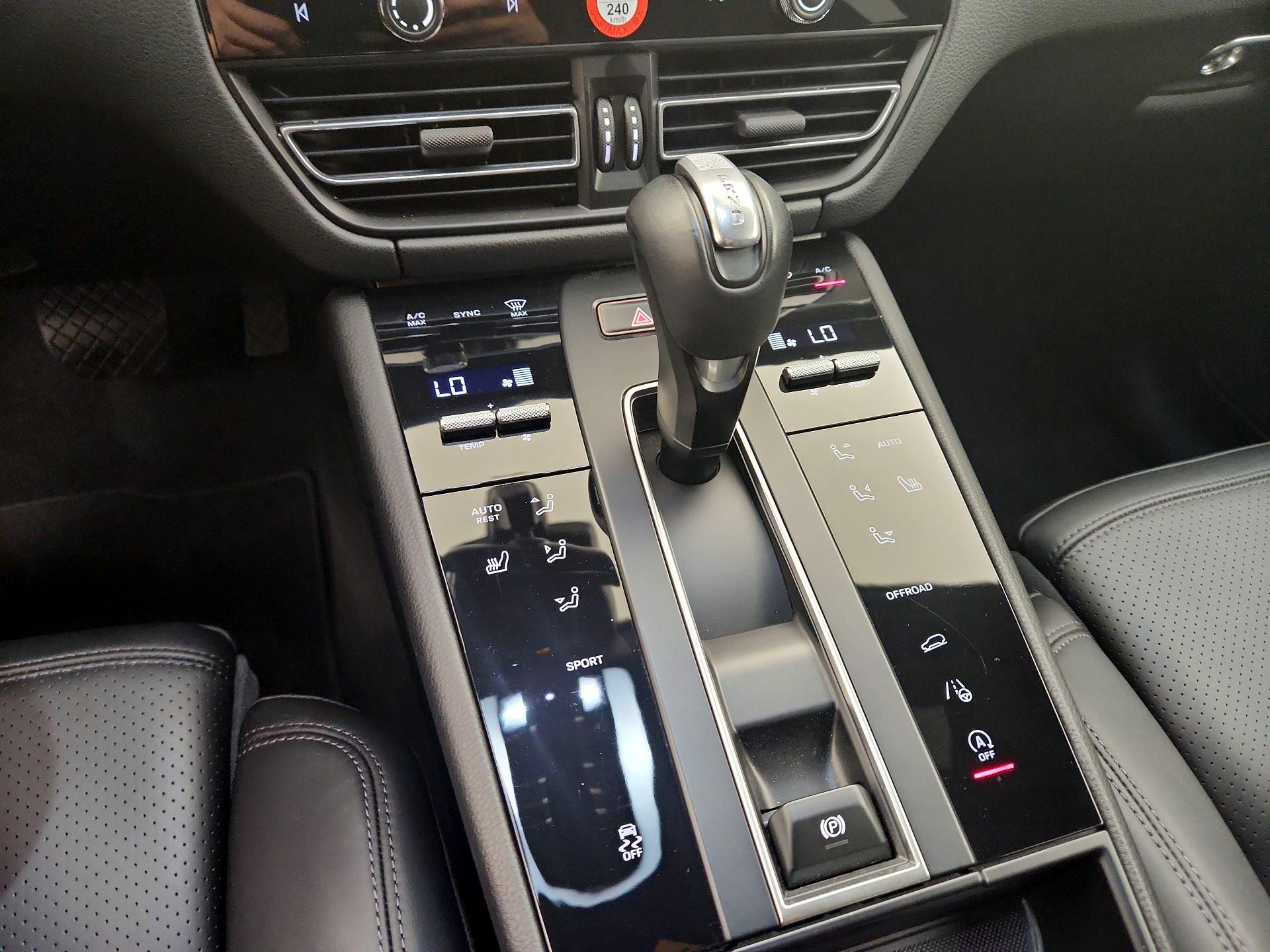 Thumbnail: 2024 Porsche Macan - 17
