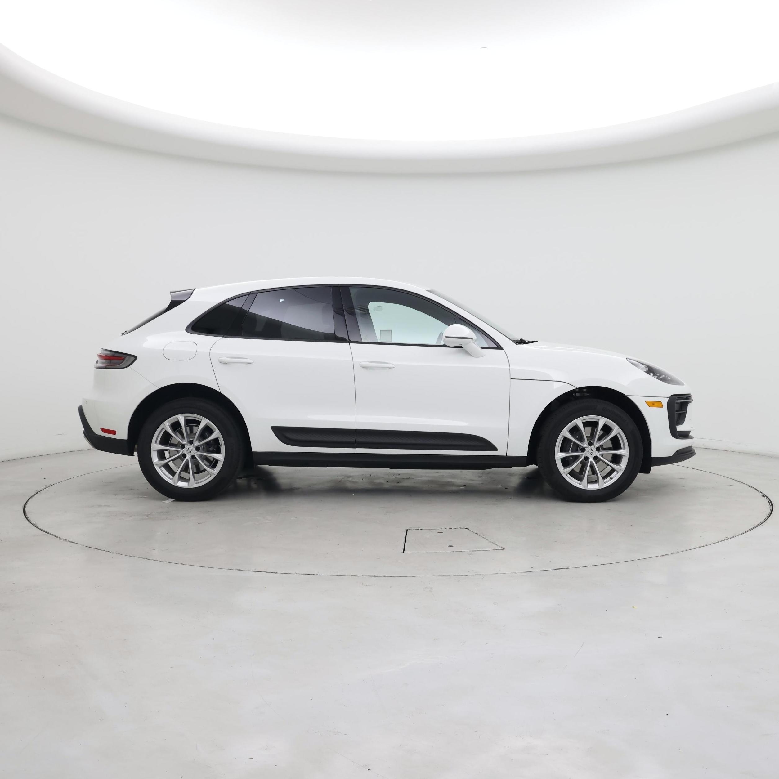 Thumbnail: 2024 Porsche Macan - 7