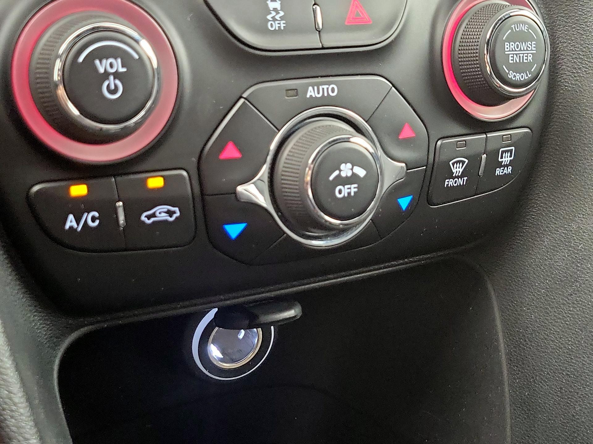 Thumbnail: 2015 Dodge Dart - 17