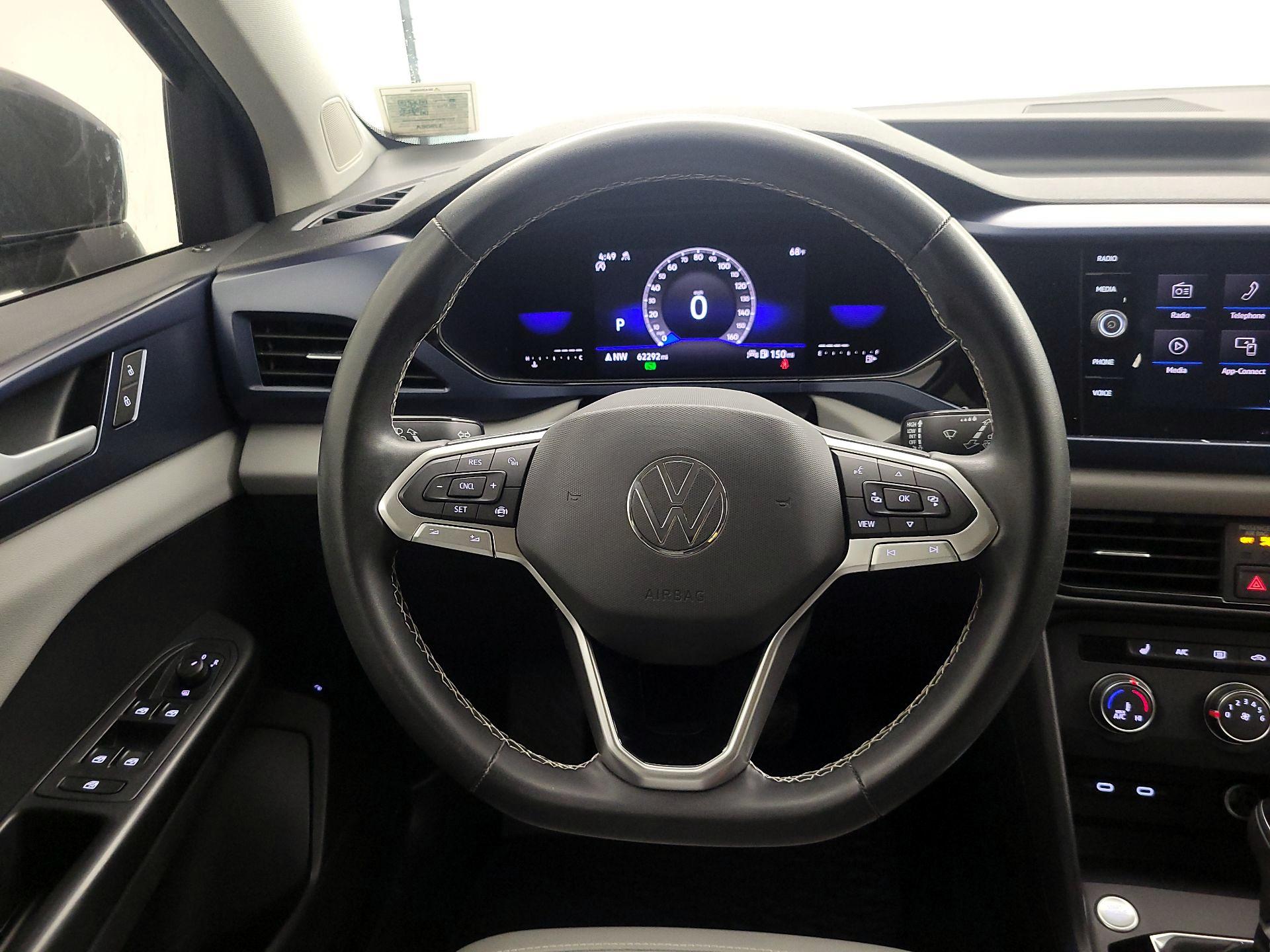 Thumbnail: 2022 Volkswagen Taos - 10
