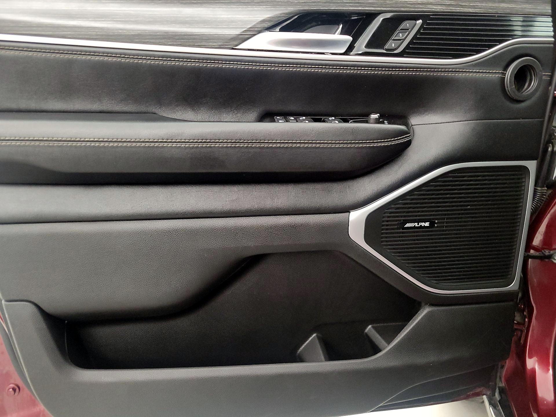 Thumbnail: 2024 Jeep Wagoneer - 12