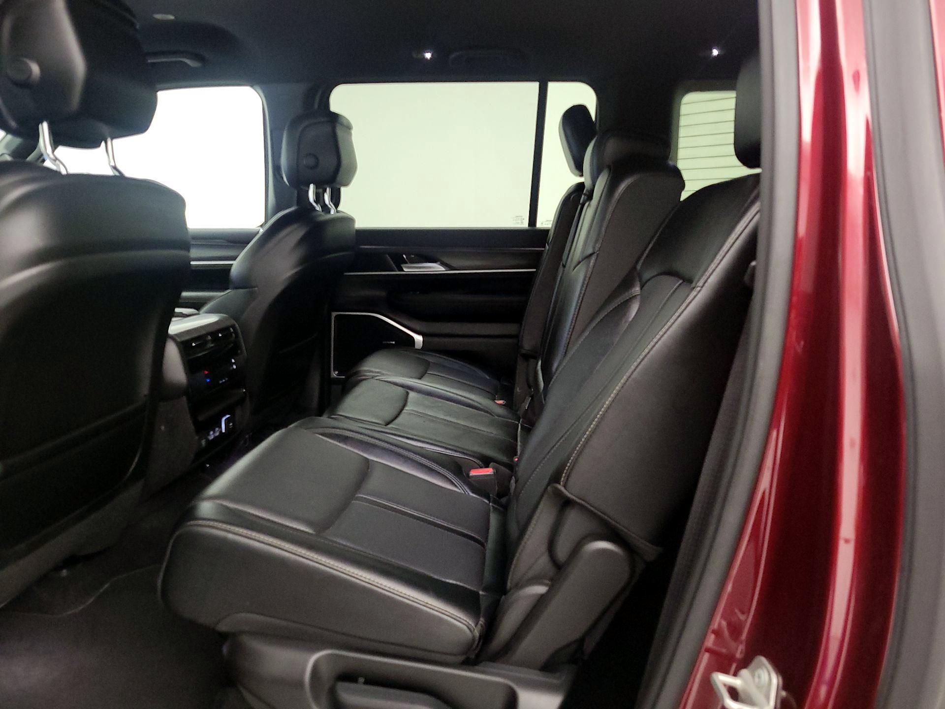 Thumbnail: 2024 Jeep Wagoneer - 19