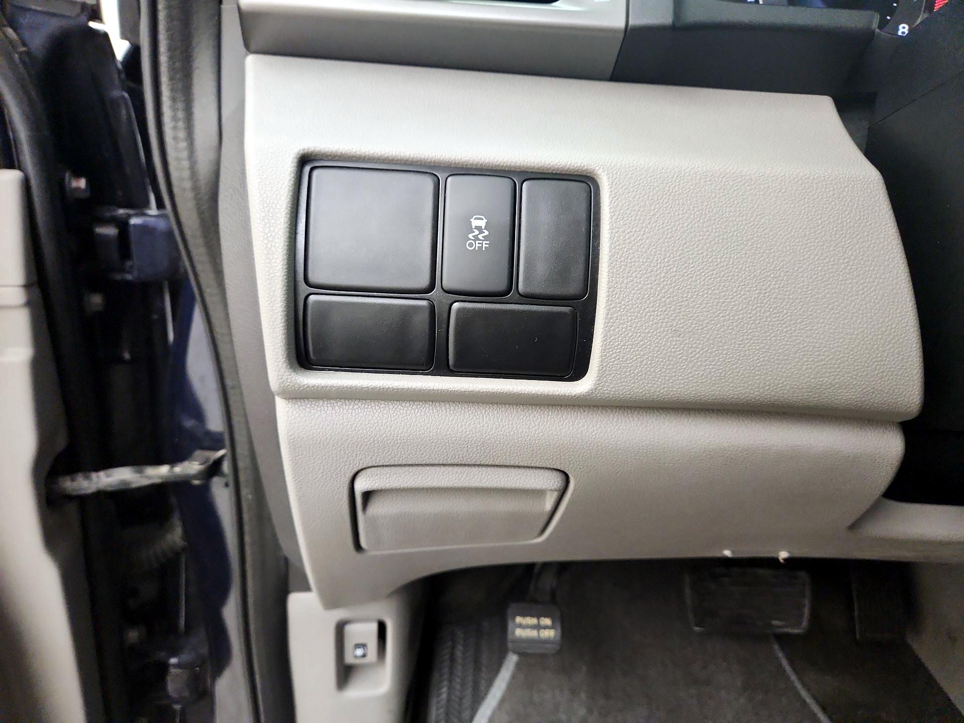 Thumbnail: 2015 Honda Odyssey - 13