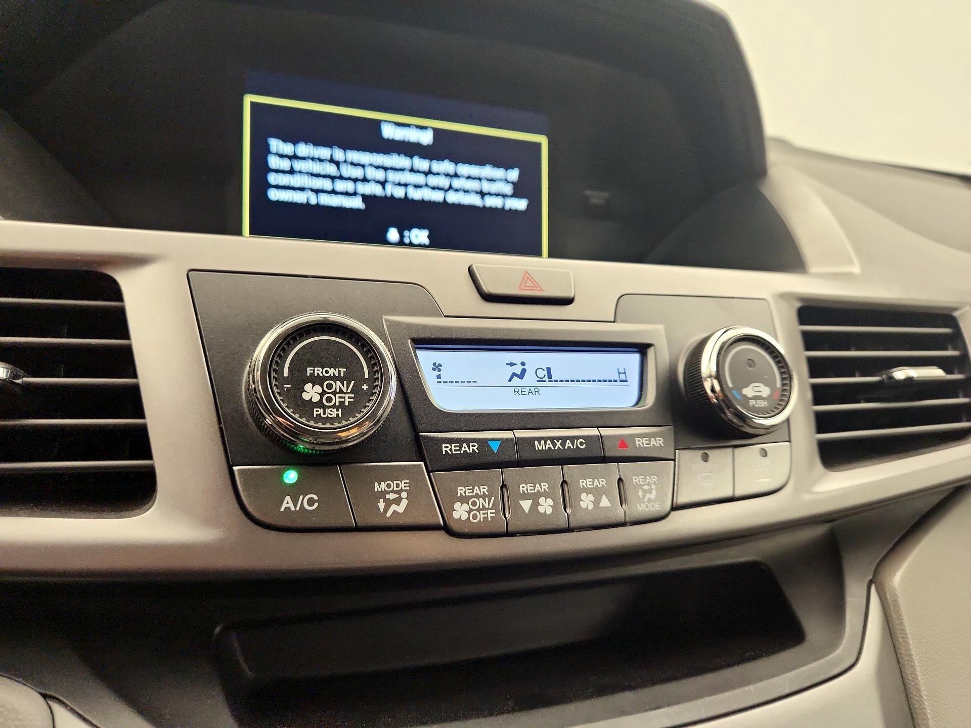 Thumbnail: 2015 Honda Odyssey - 16