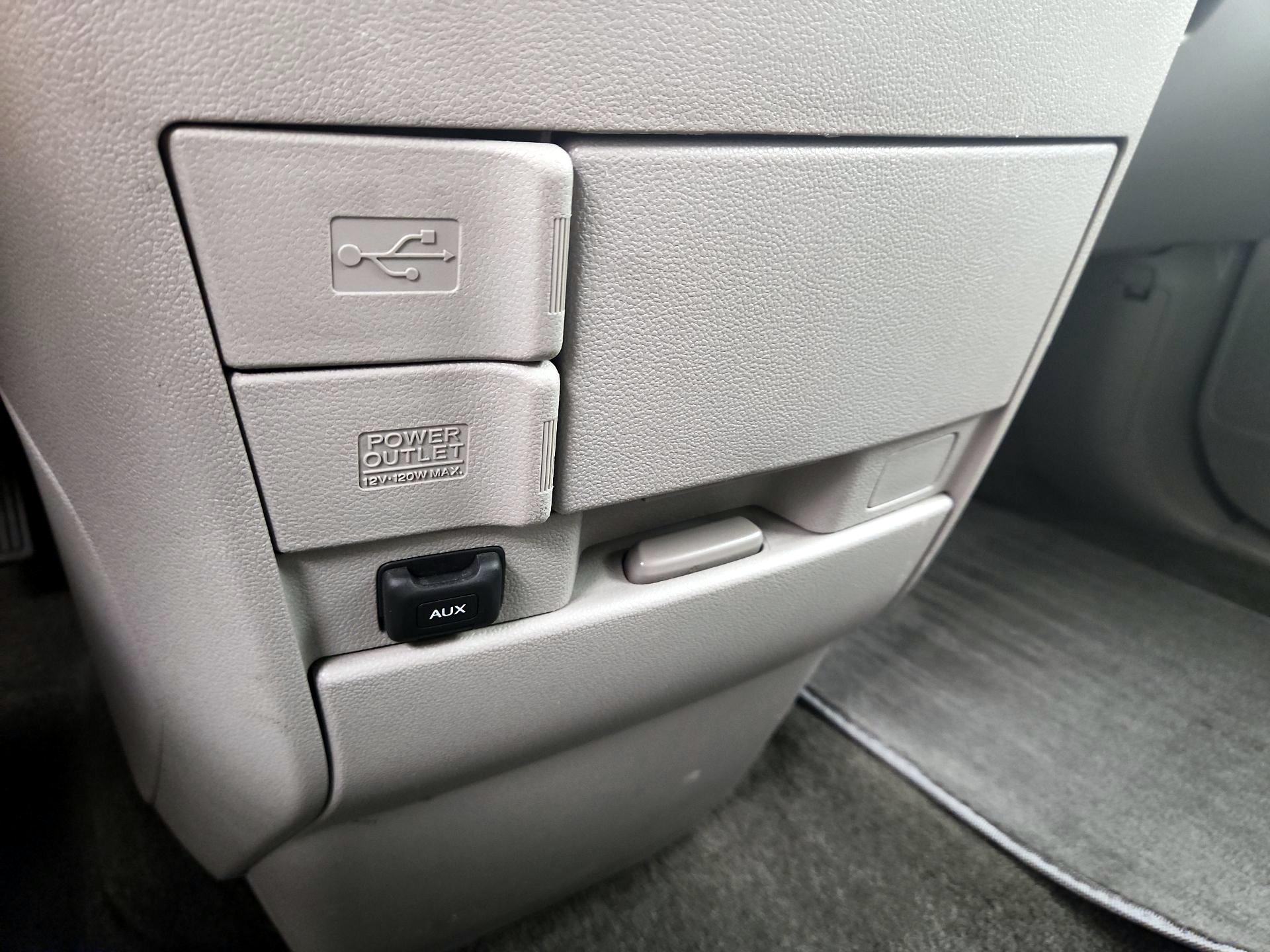 Thumbnail: 2015 Honda Odyssey - 18