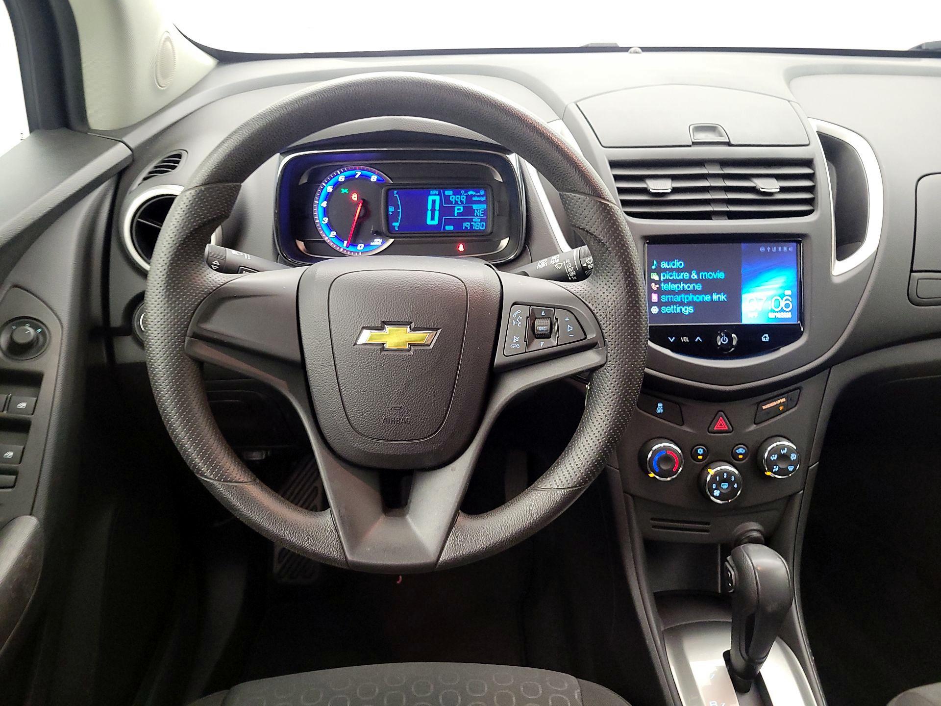 Thumbnail: 2015 Chevrolet Trax - 10