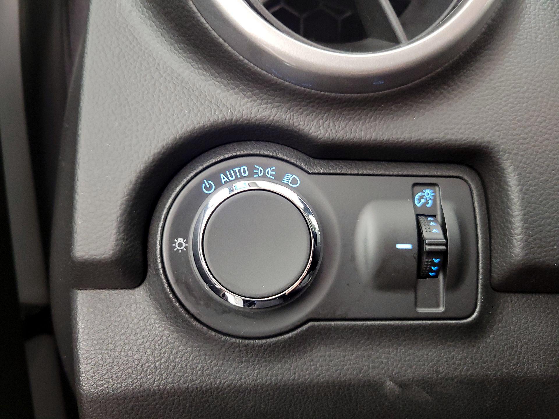 Thumbnail: 2015 Chevrolet Trax - 13
