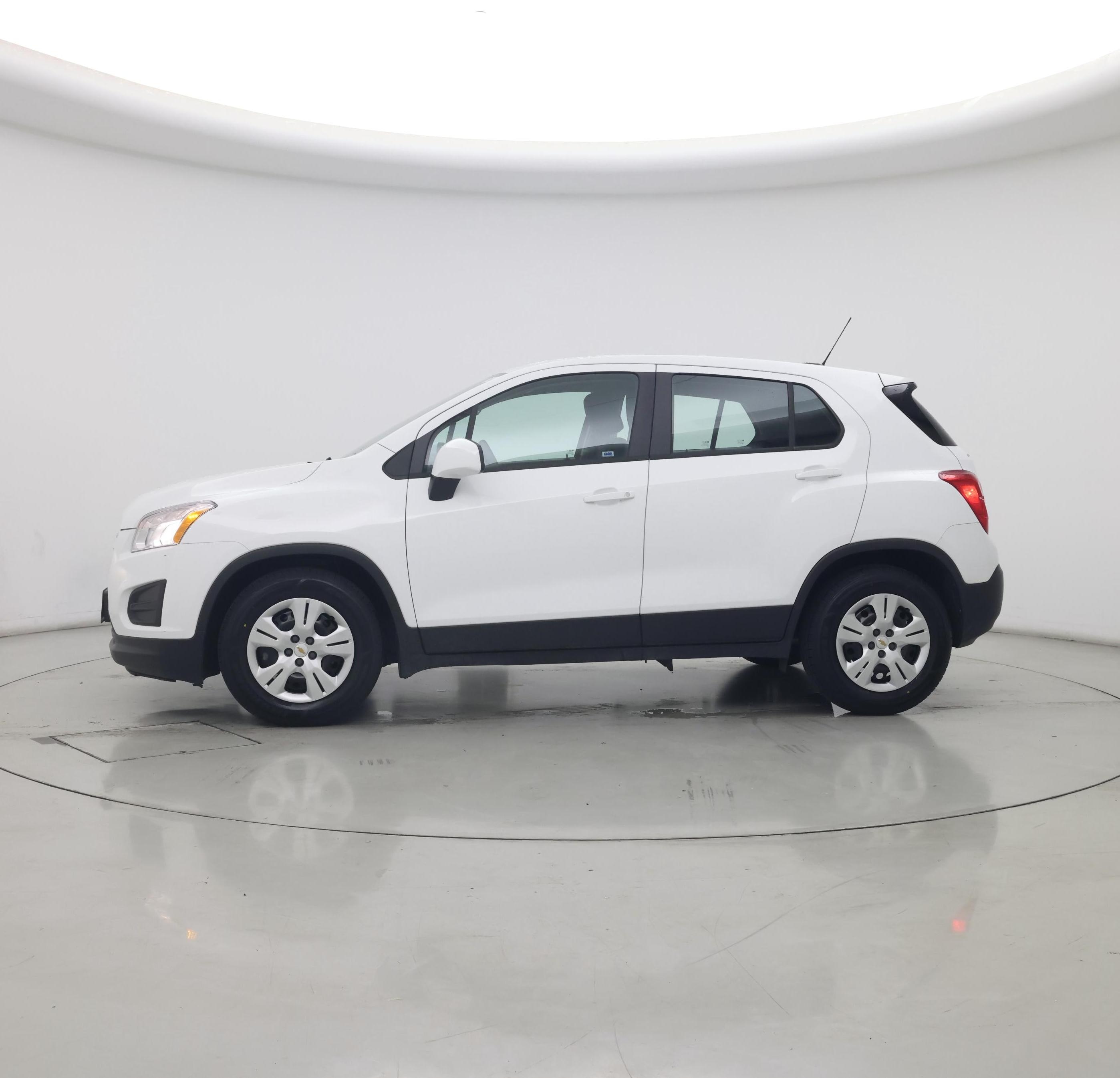Thumbnail: 2015 Chevrolet Trax - 3