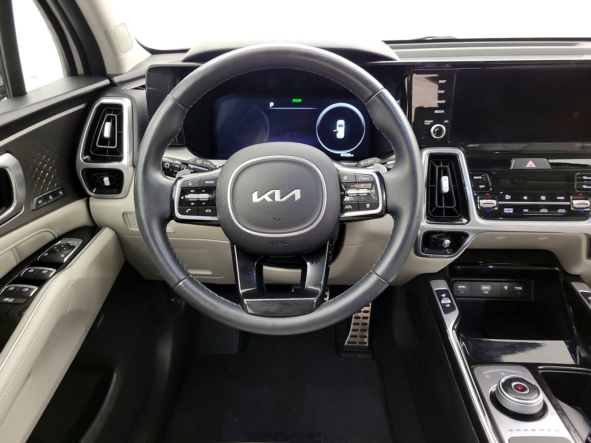 Thumbnail: 2023 Kia Sorento - 10