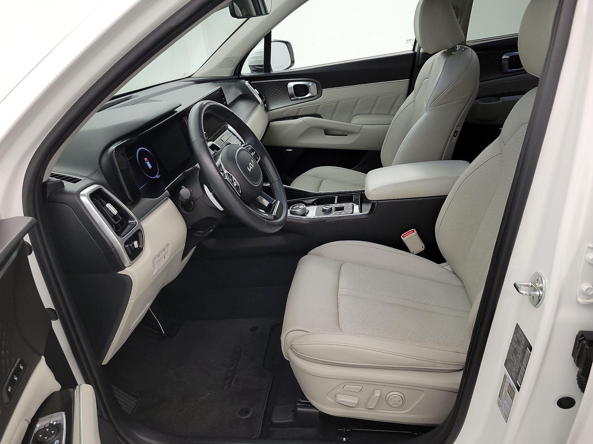 Thumbnail: 2023 Kia Sorento - 11