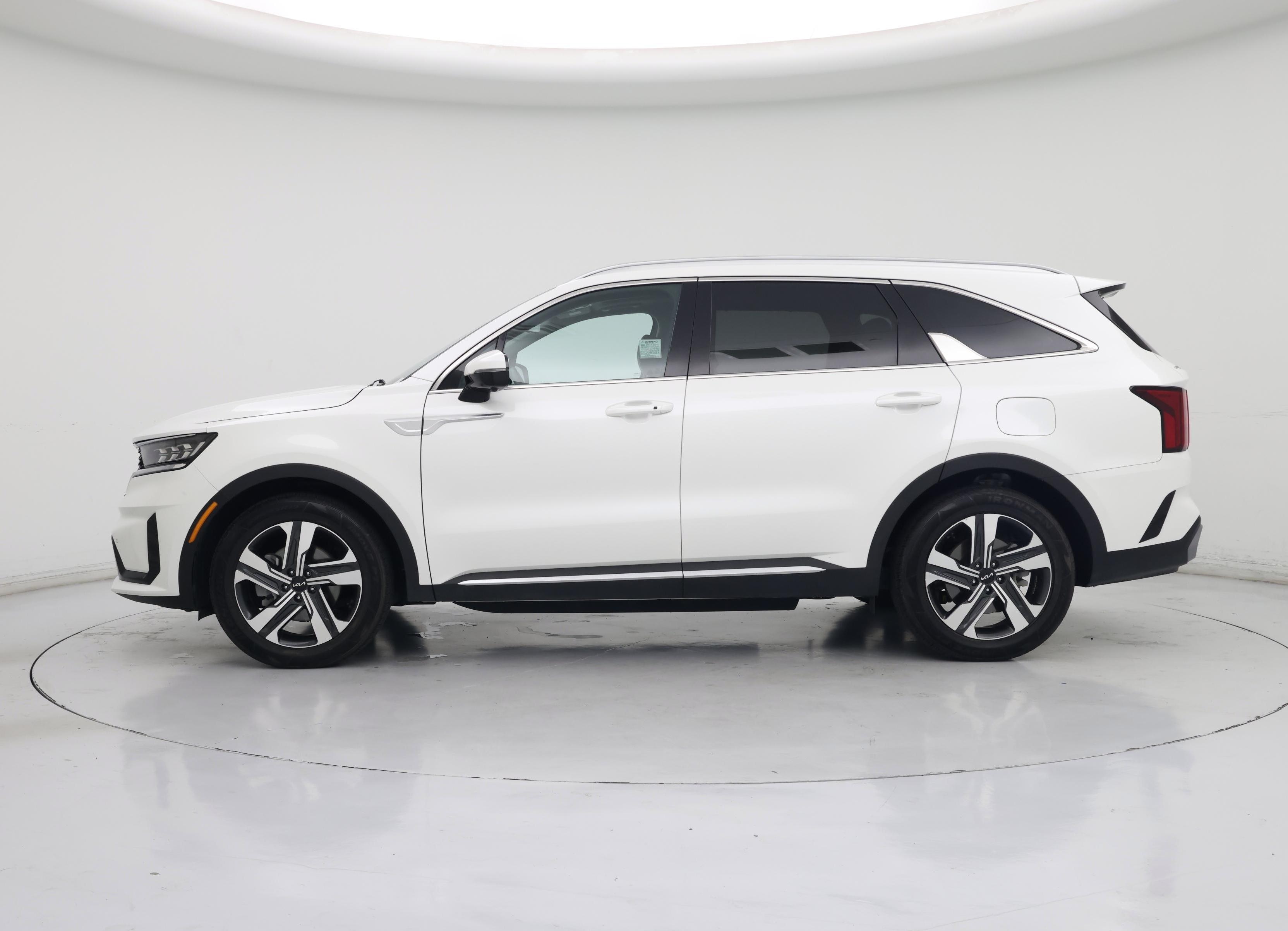 Thumbnail: 2023 Kia Sorento - 3