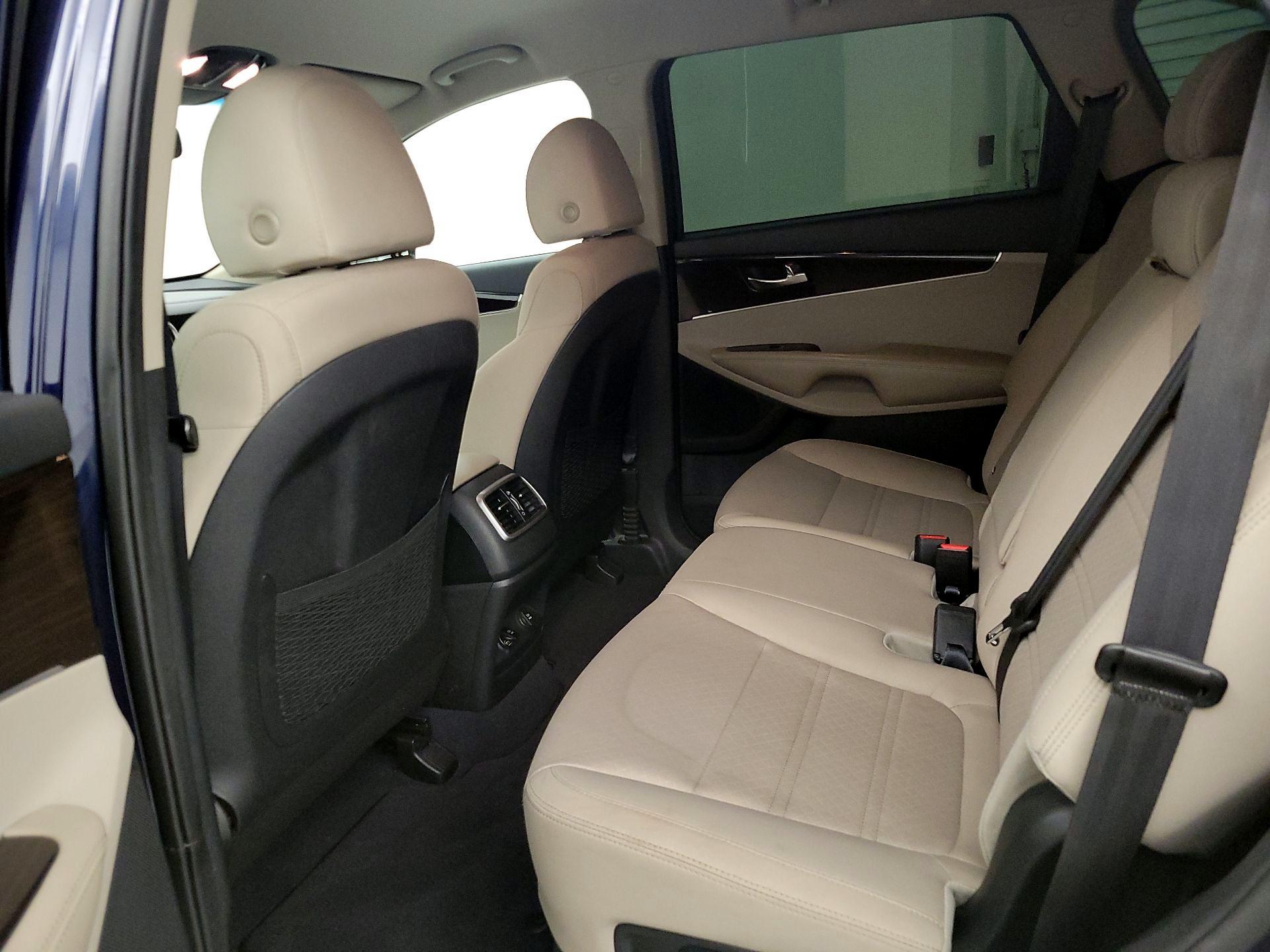 Thumbnail: 2020 Kia Sorento - 19