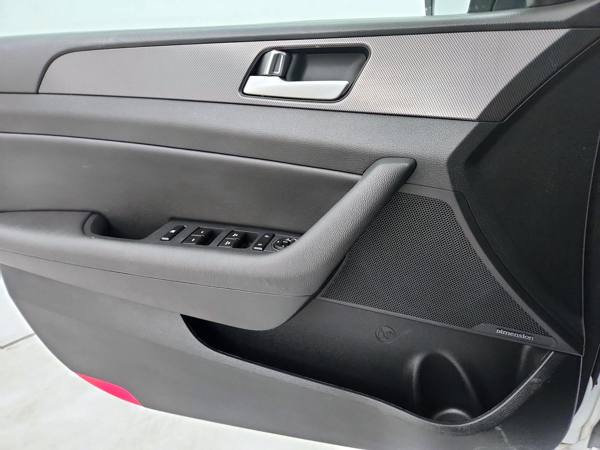 Thumbnail: 2016 Hyundai Sonata - 12